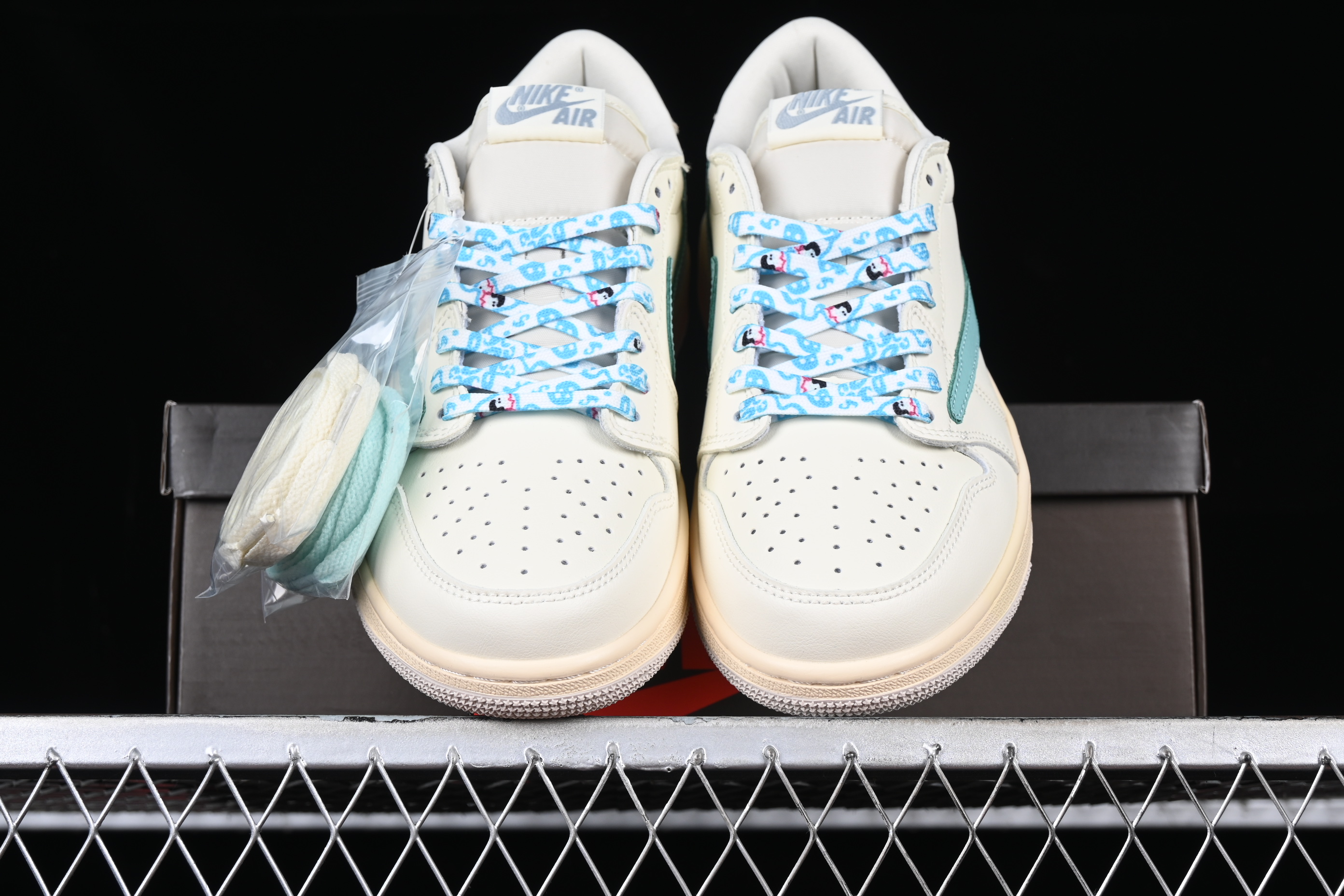 AJ1 low top