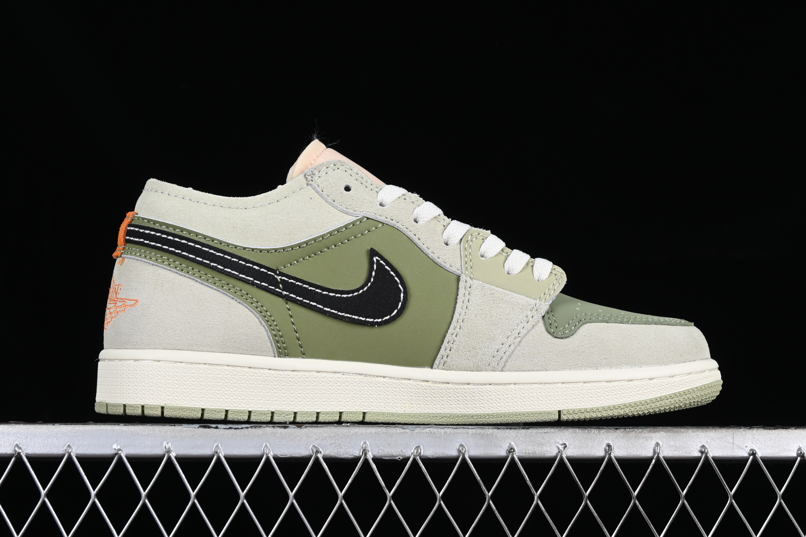 AJ1 low top