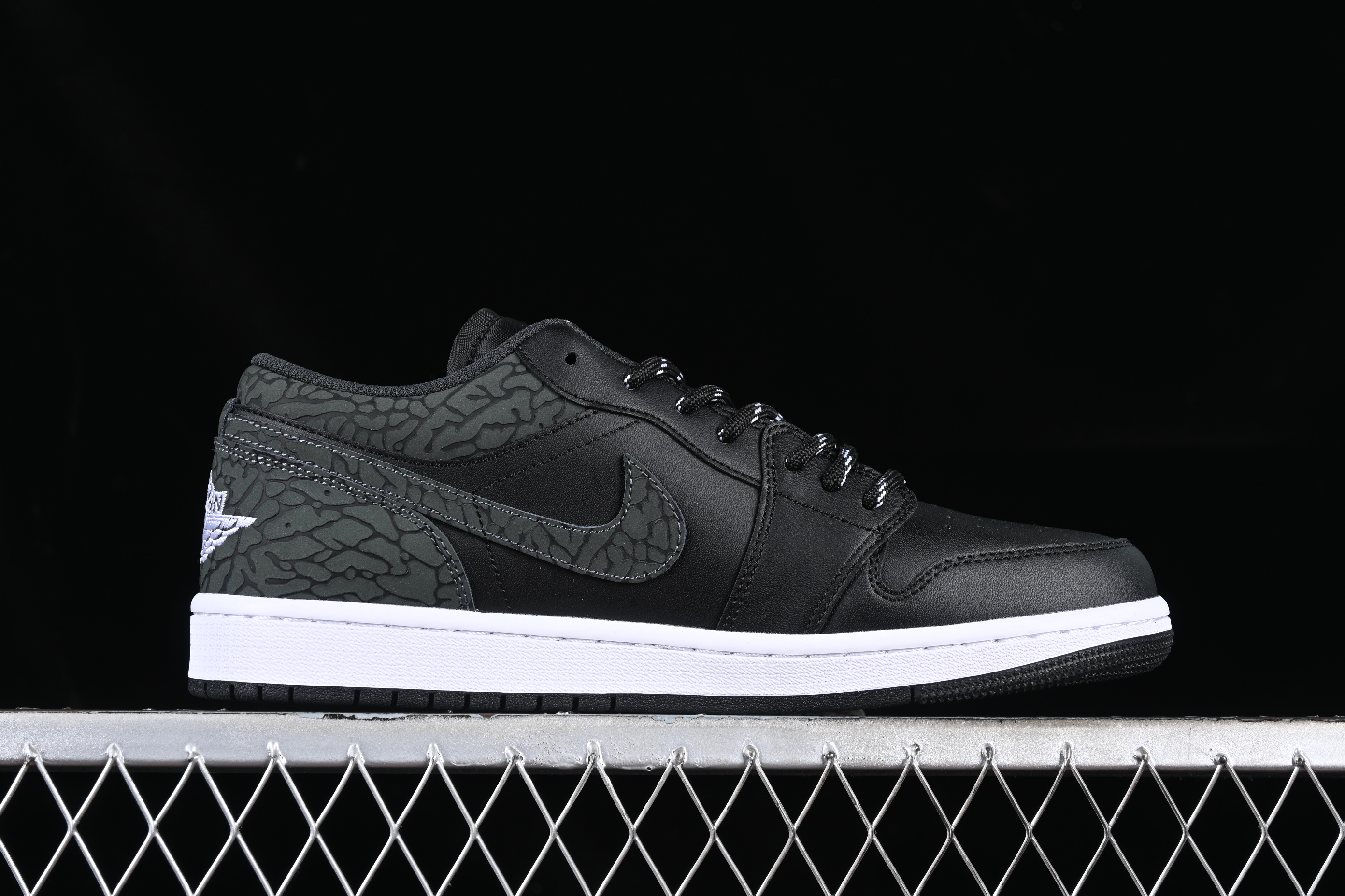 AJ1 low top