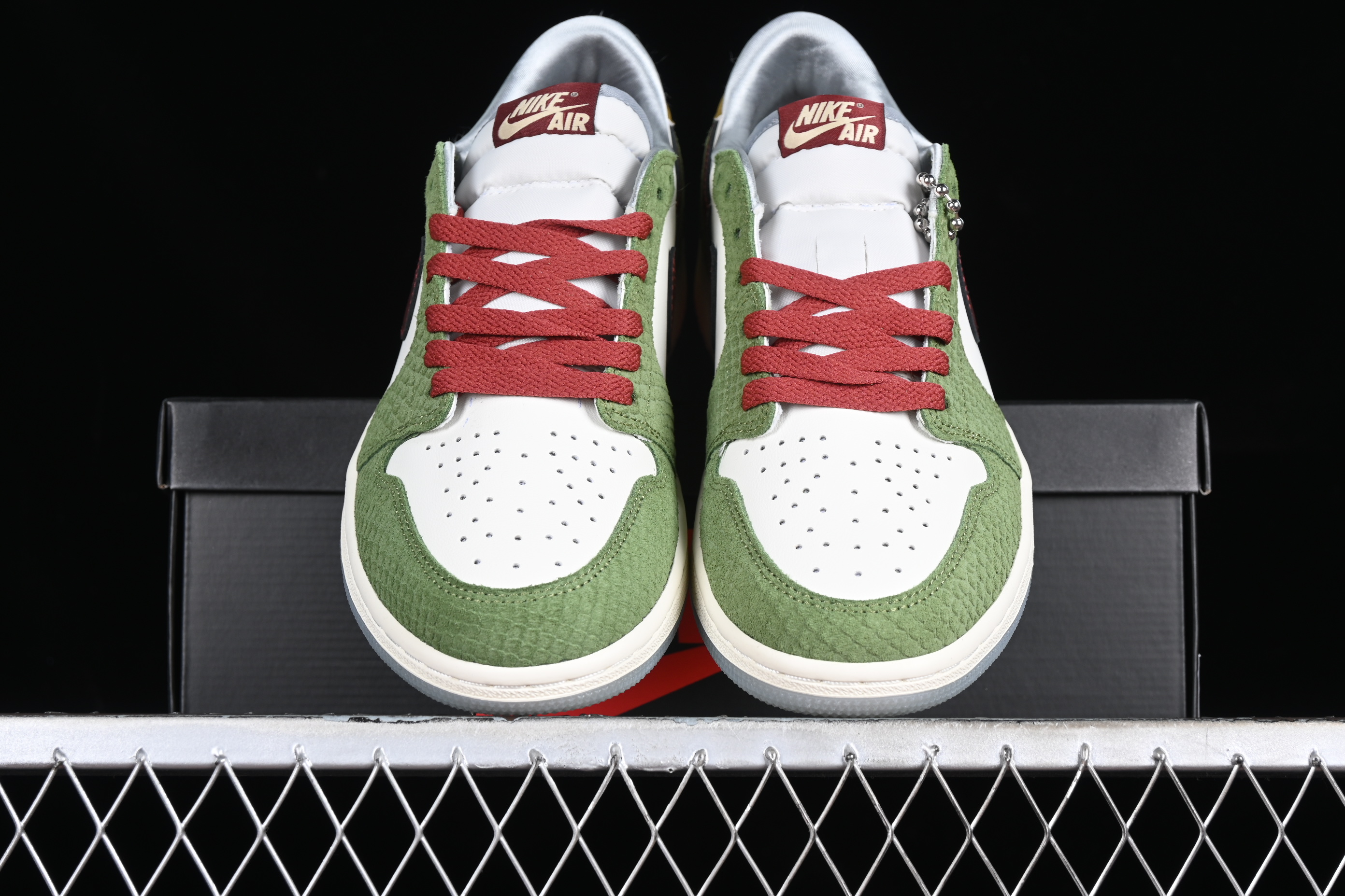 AJ1 low top