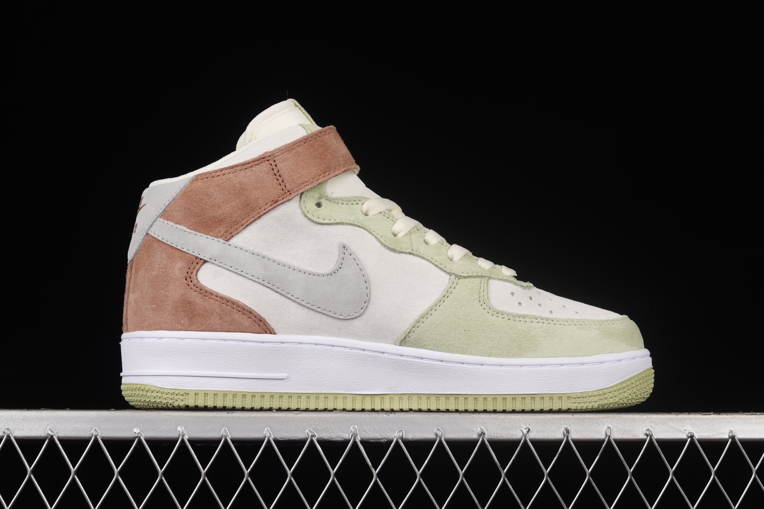 Nk Air Force 1'07 Mid Light green and gray color mid-top Air Force One casual skate
