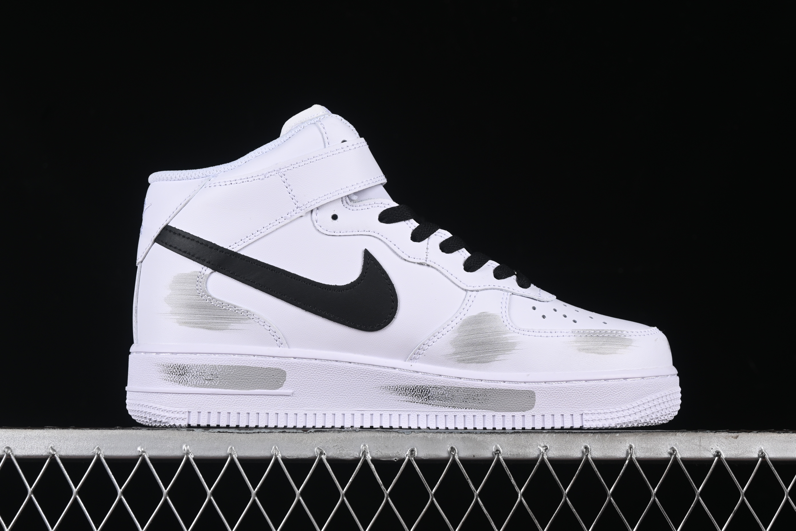 Nk Air Force 1'07 Mid white grey black hand-painted broken three-hook shadow Air Force One Lace-up mid-top casual sneakers