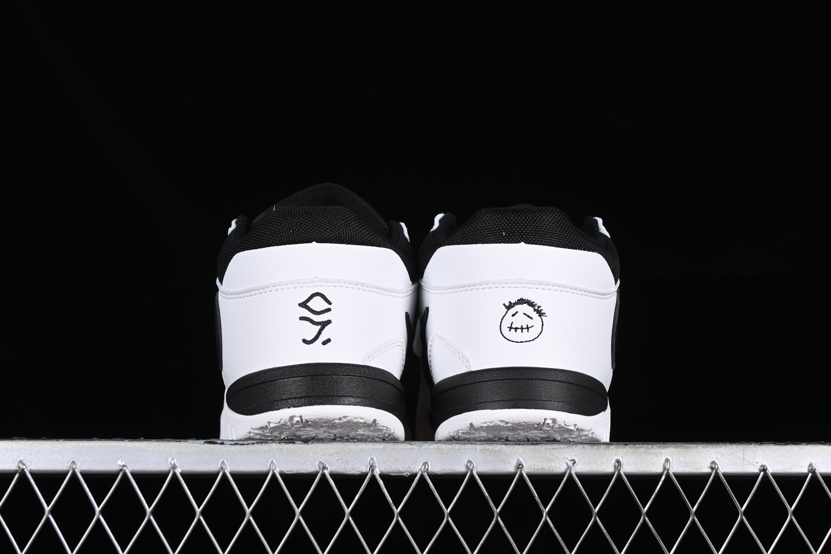 AJ1 low top