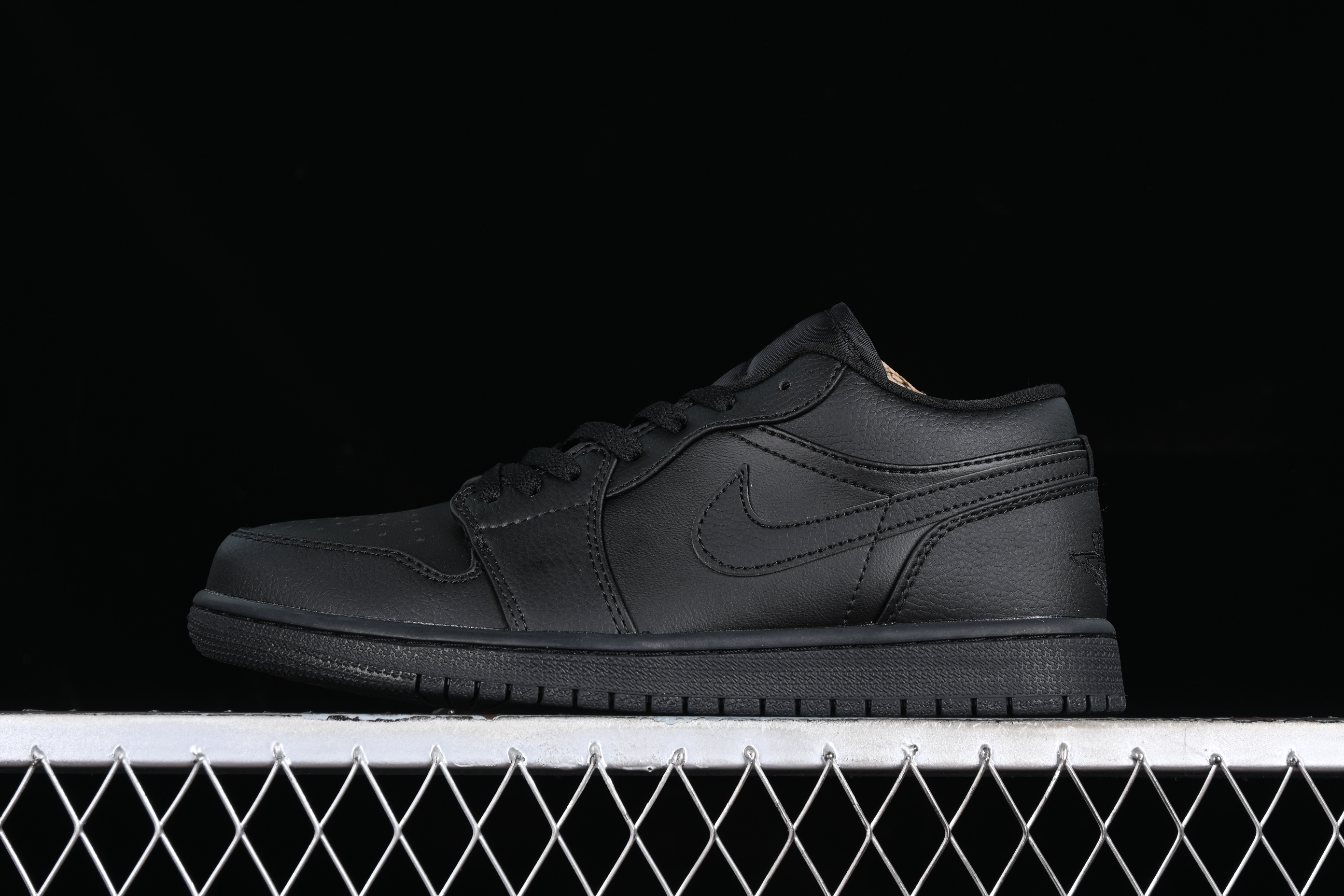 AJ1 low top