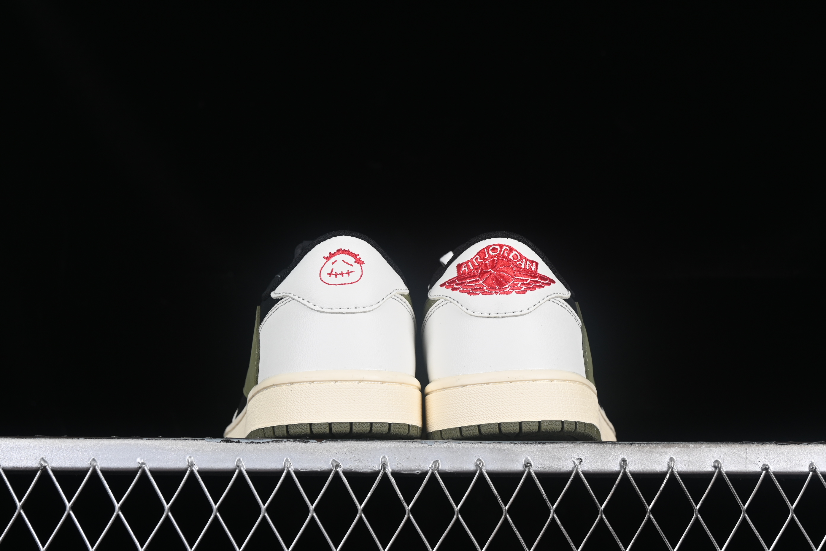 AJ1 low top