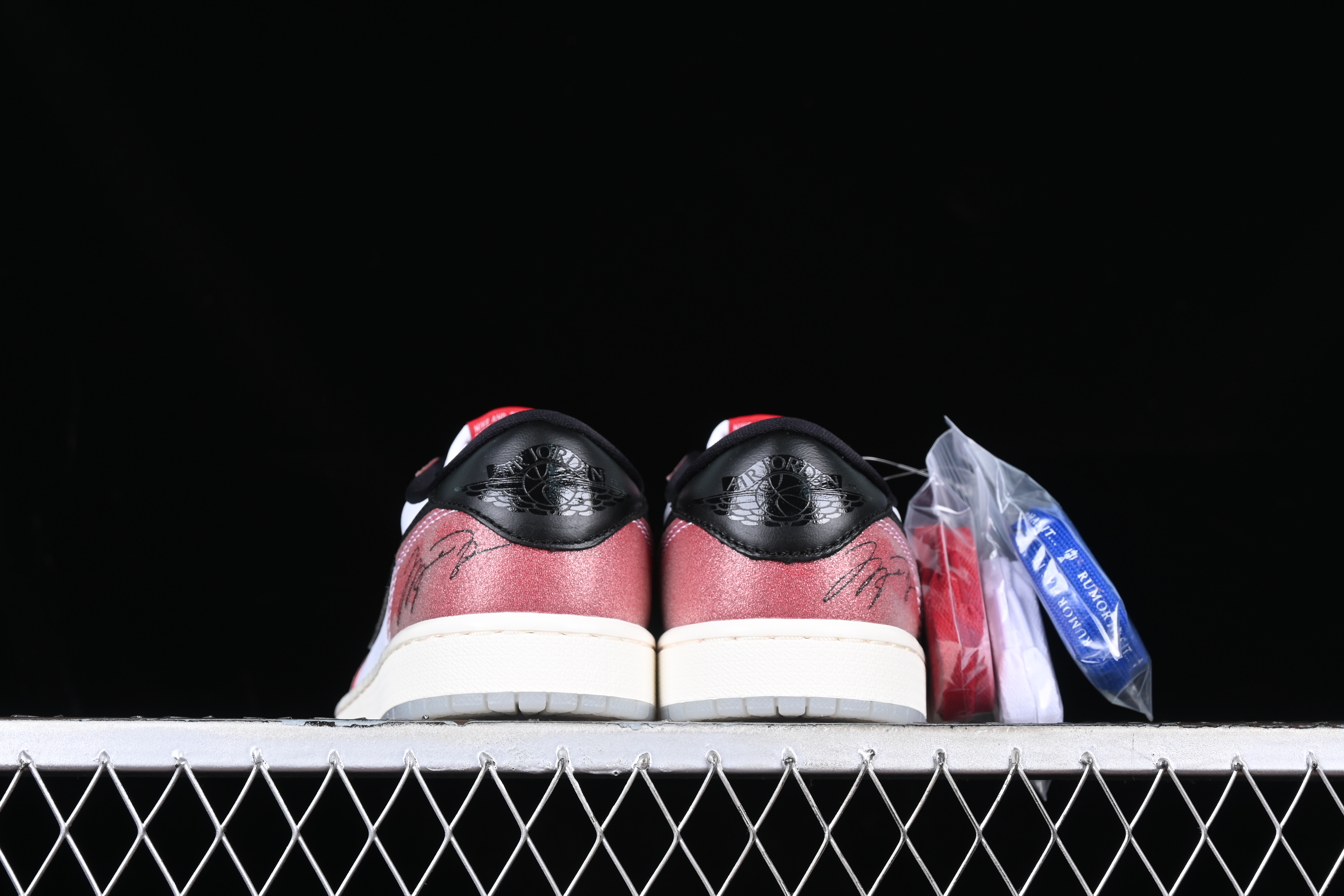 AJ1 low top