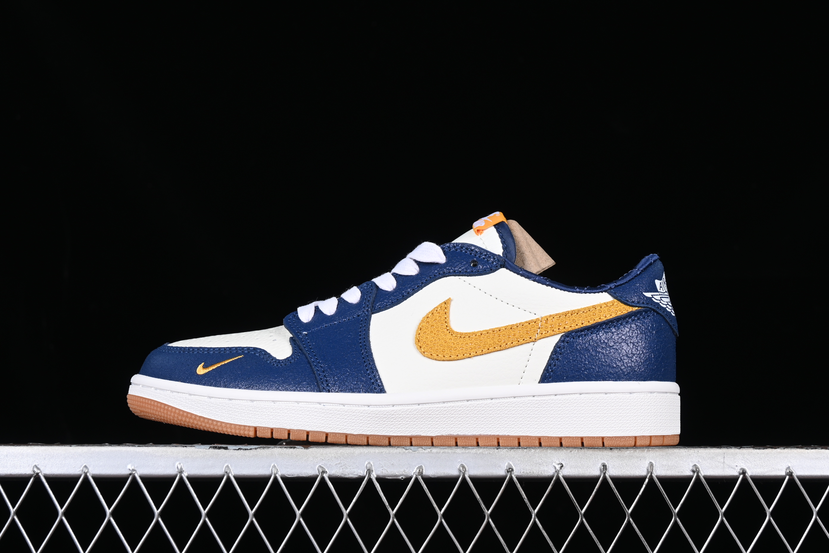 AJ1 low top