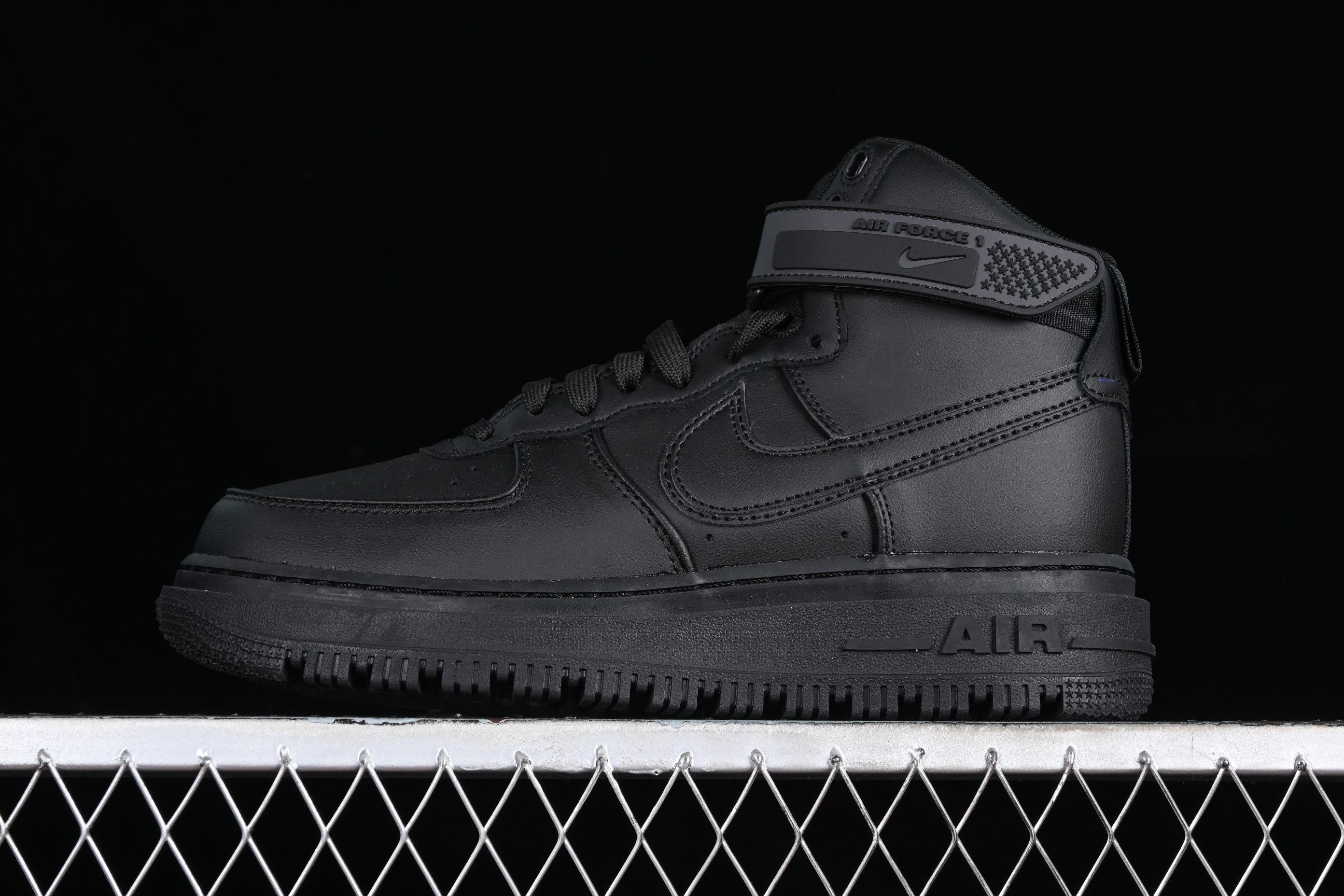 Nk Air Force 1'07 Boot all-black Air Force One mid-top casual sneakers