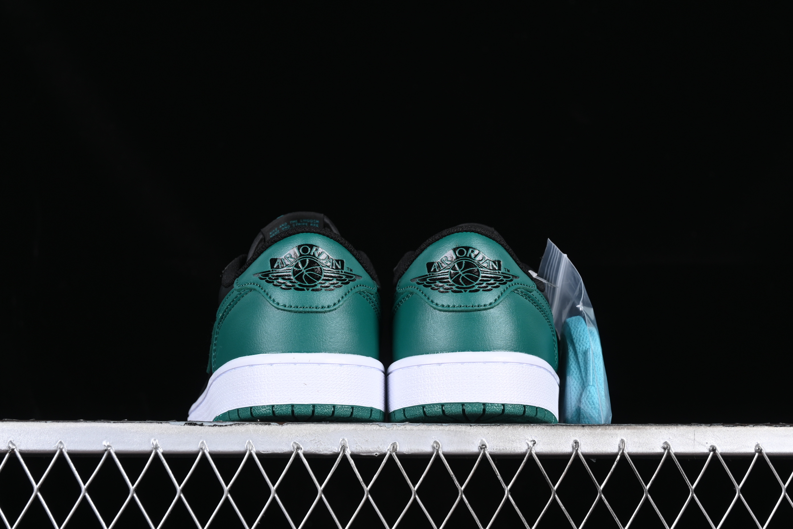 AJ1 low top