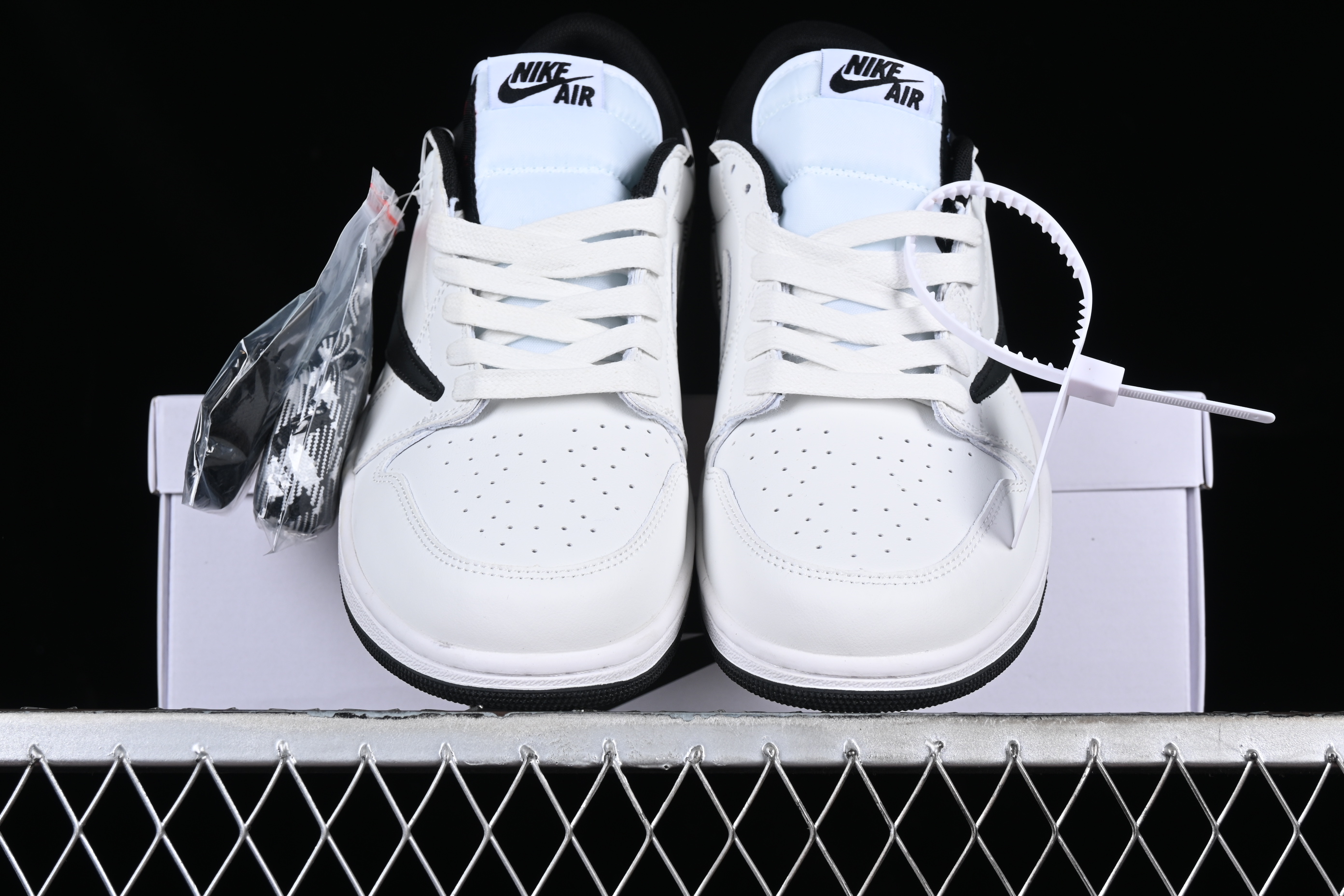 AJ1 low top