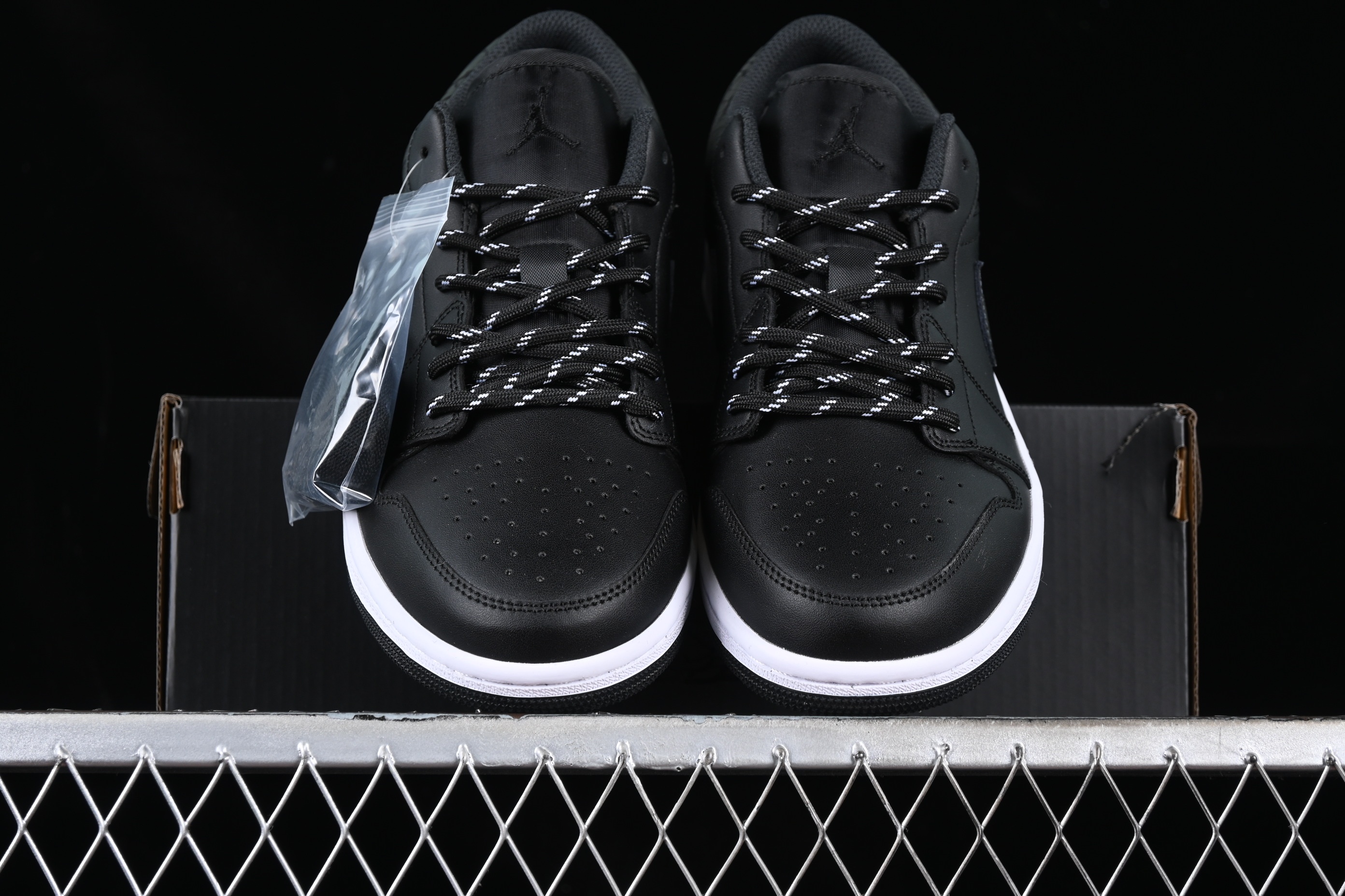 AJ1 low top