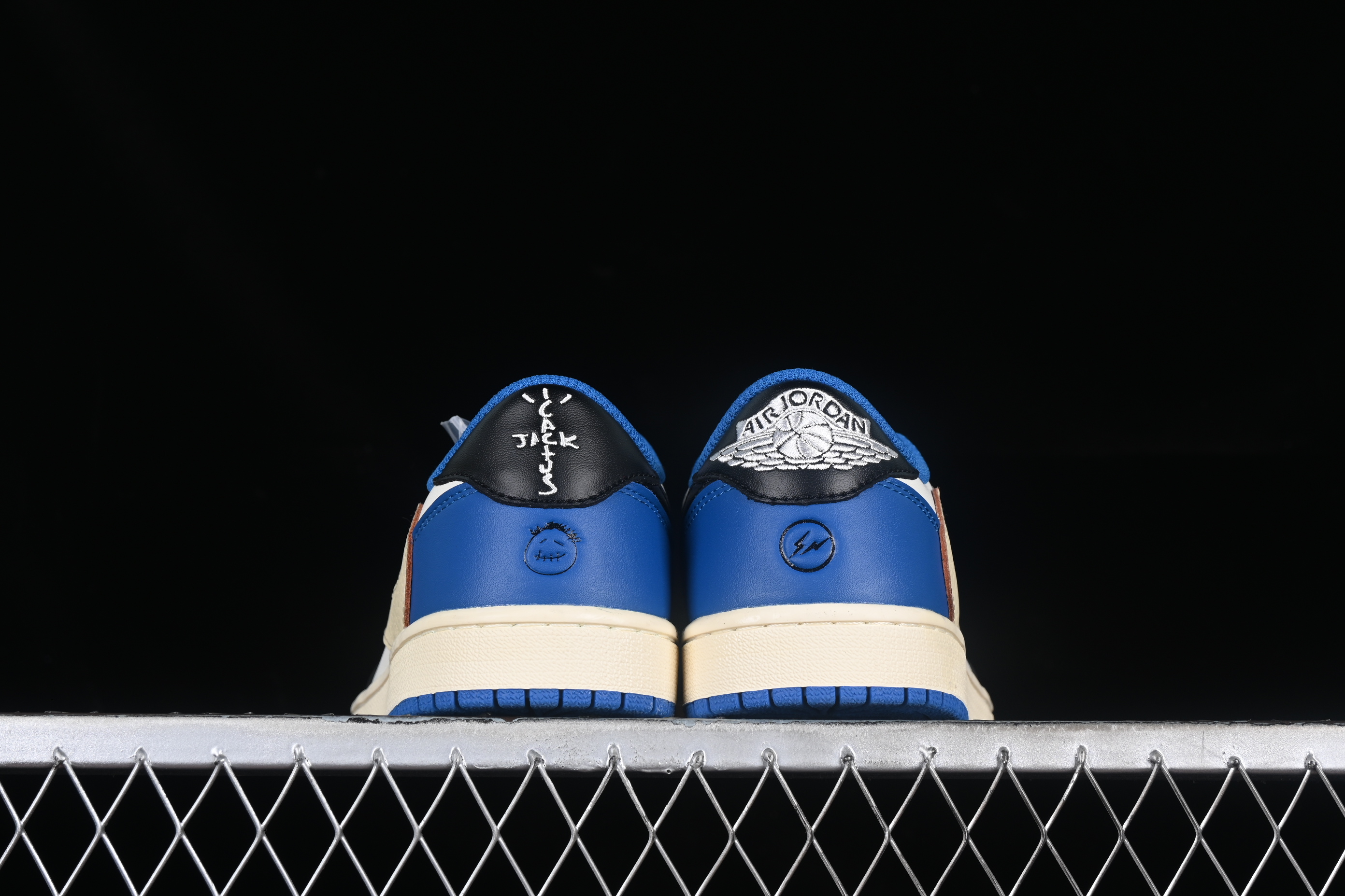 AJ1 low top