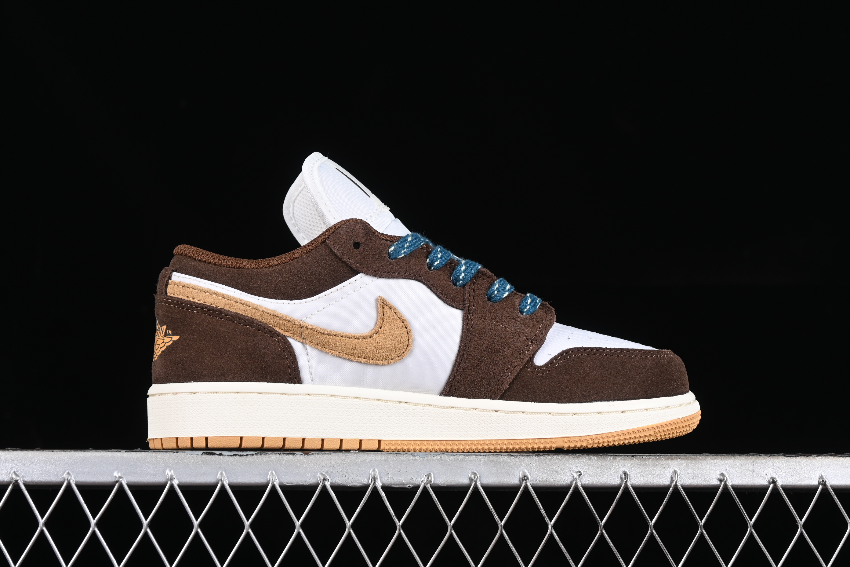 AJ1 low top