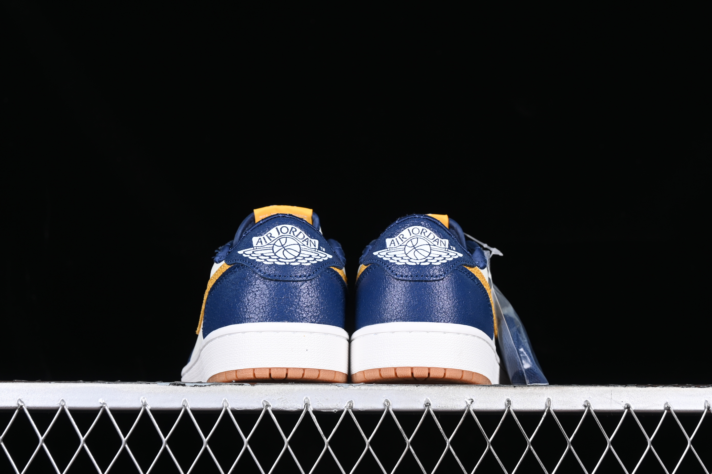 AJ1 low top