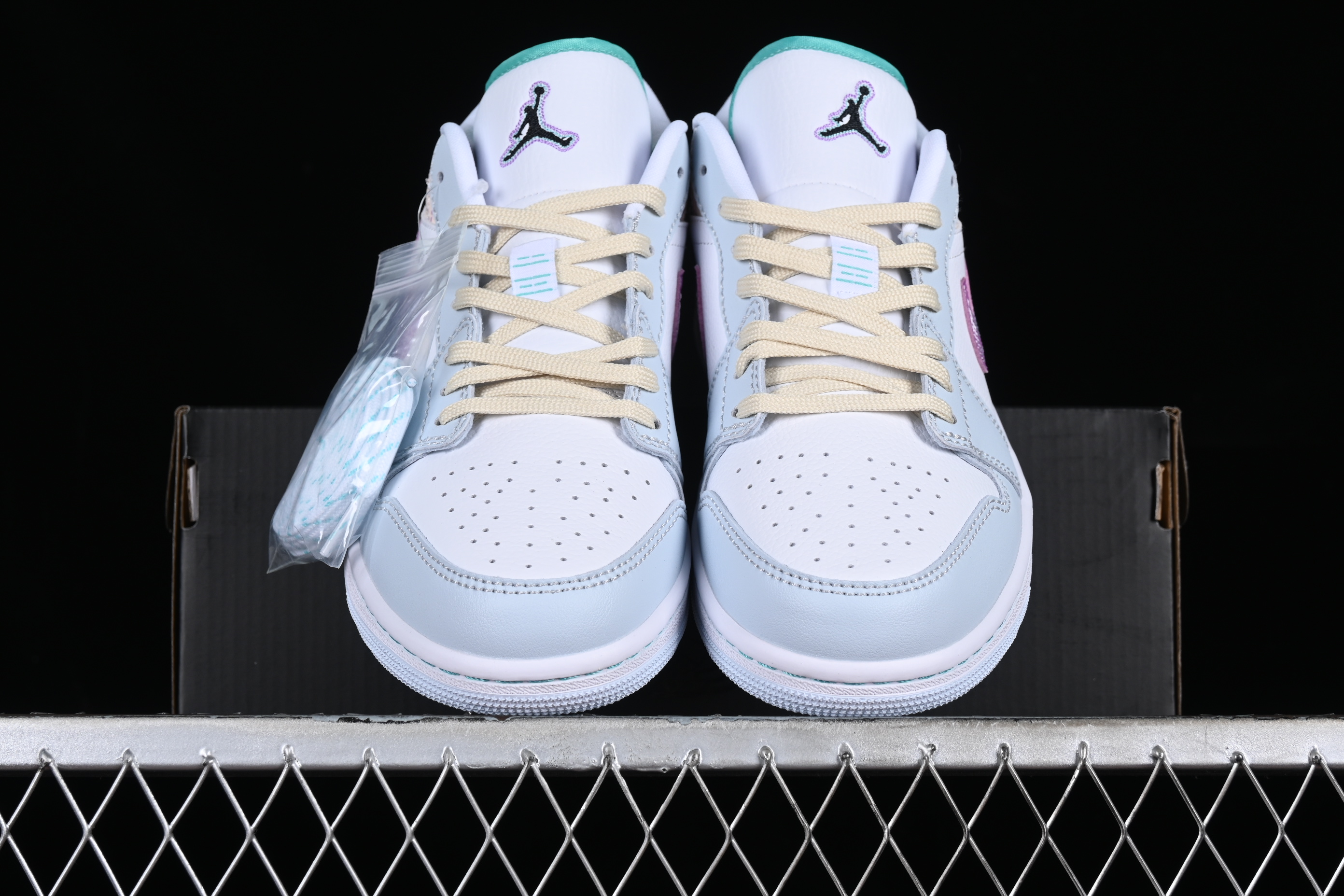 AJ1 low top