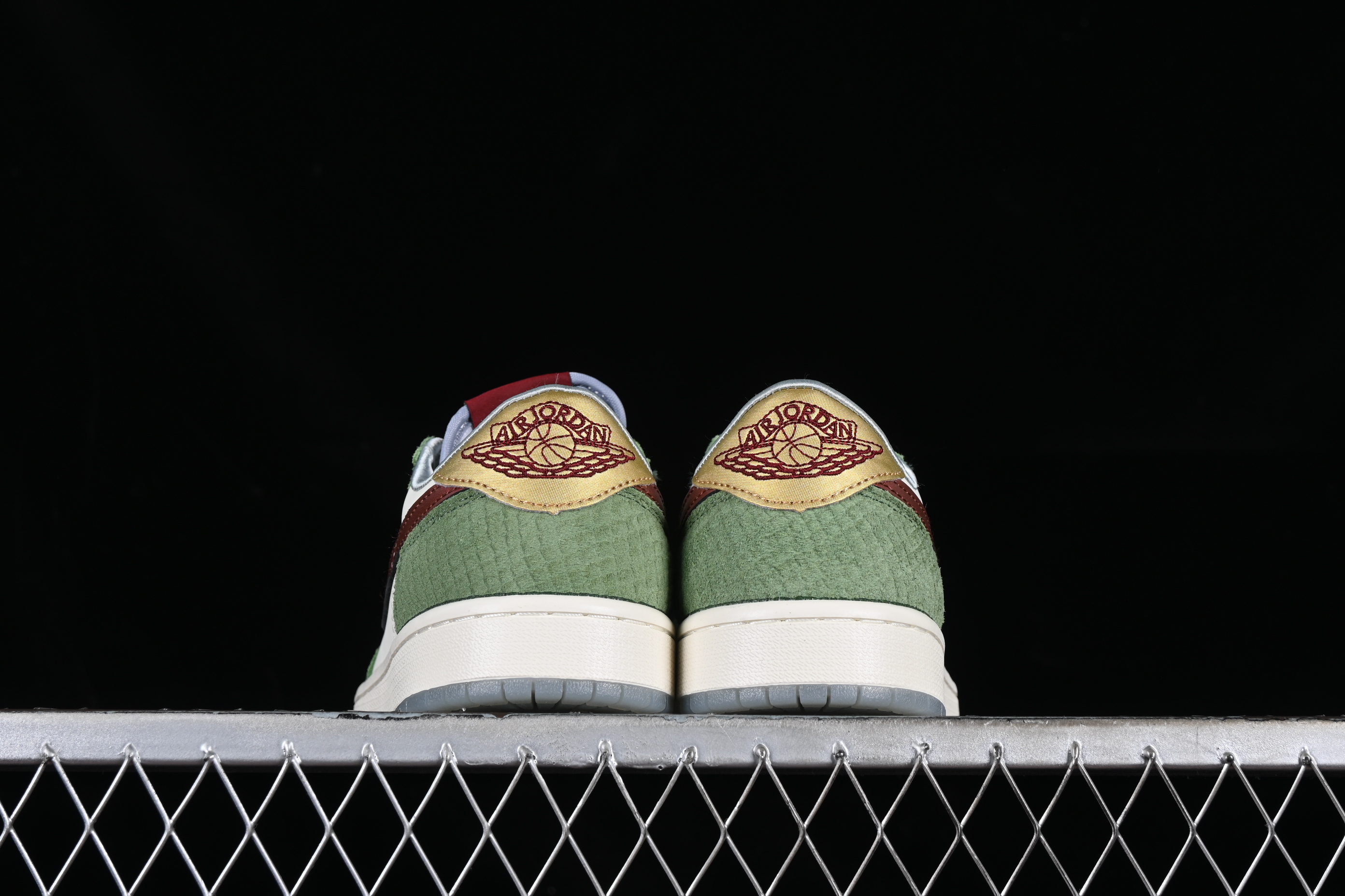 AJ1 low top
