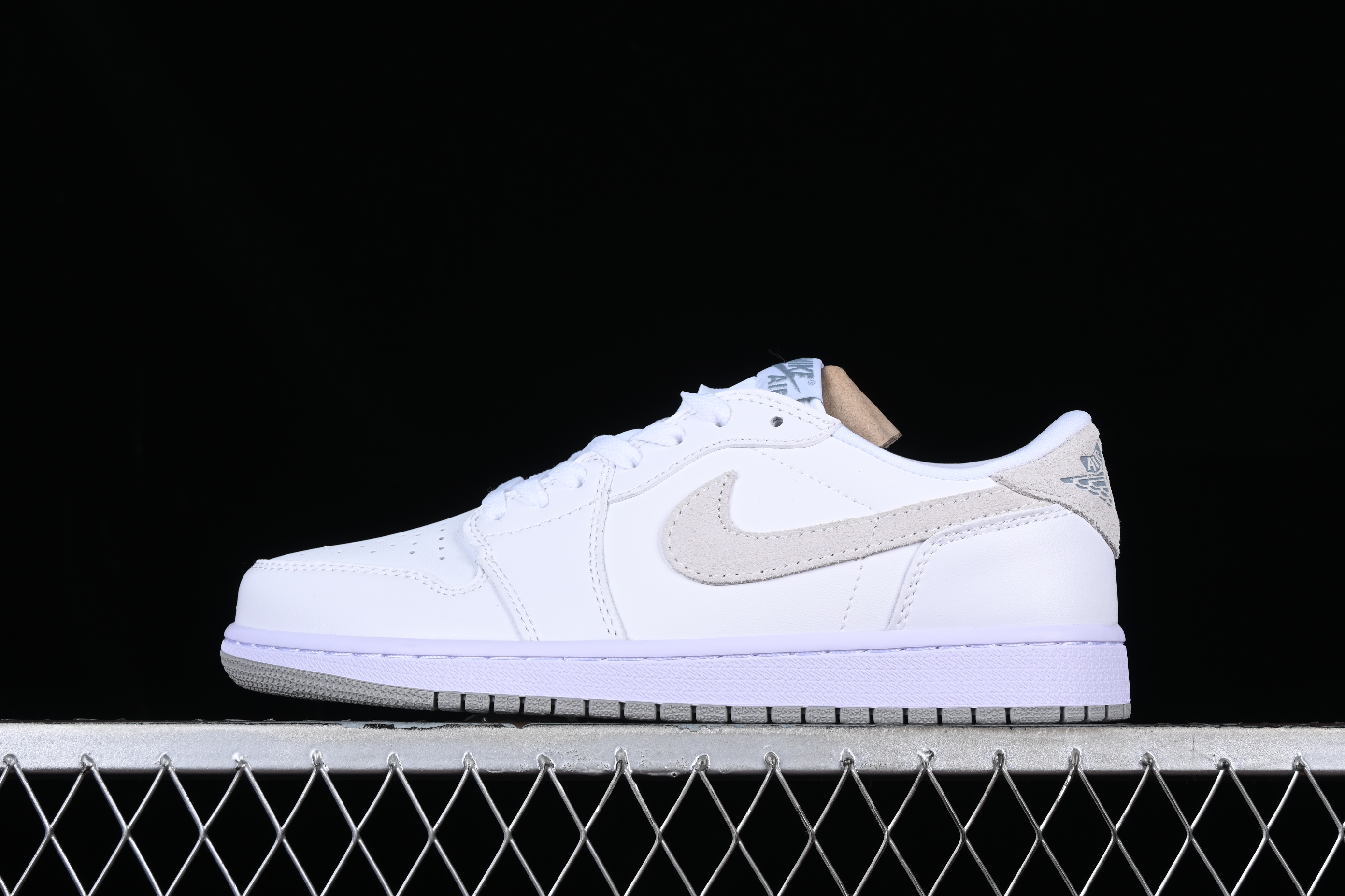 AJ1 low top
