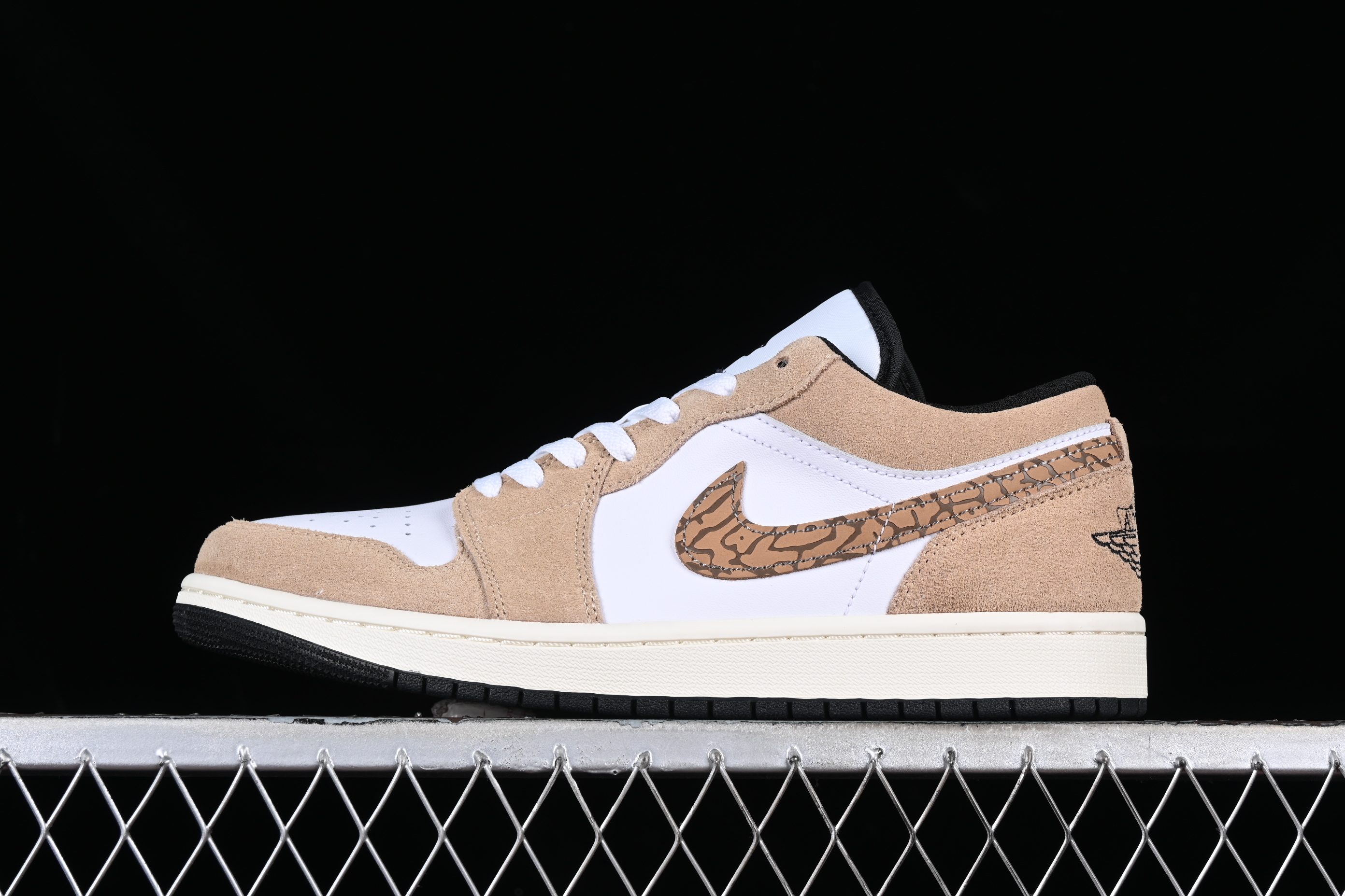 AJ1 low top