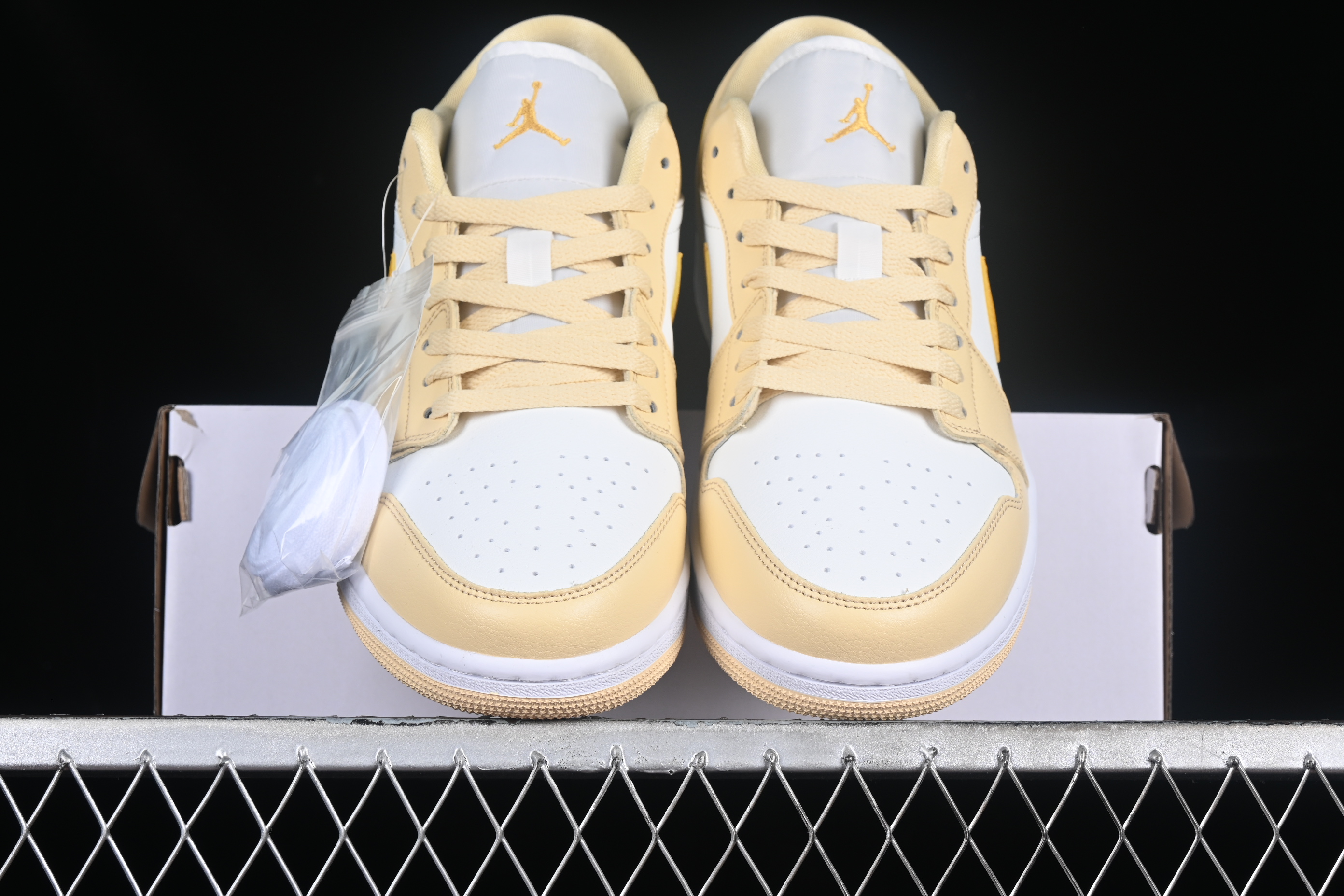 AJ1 low top