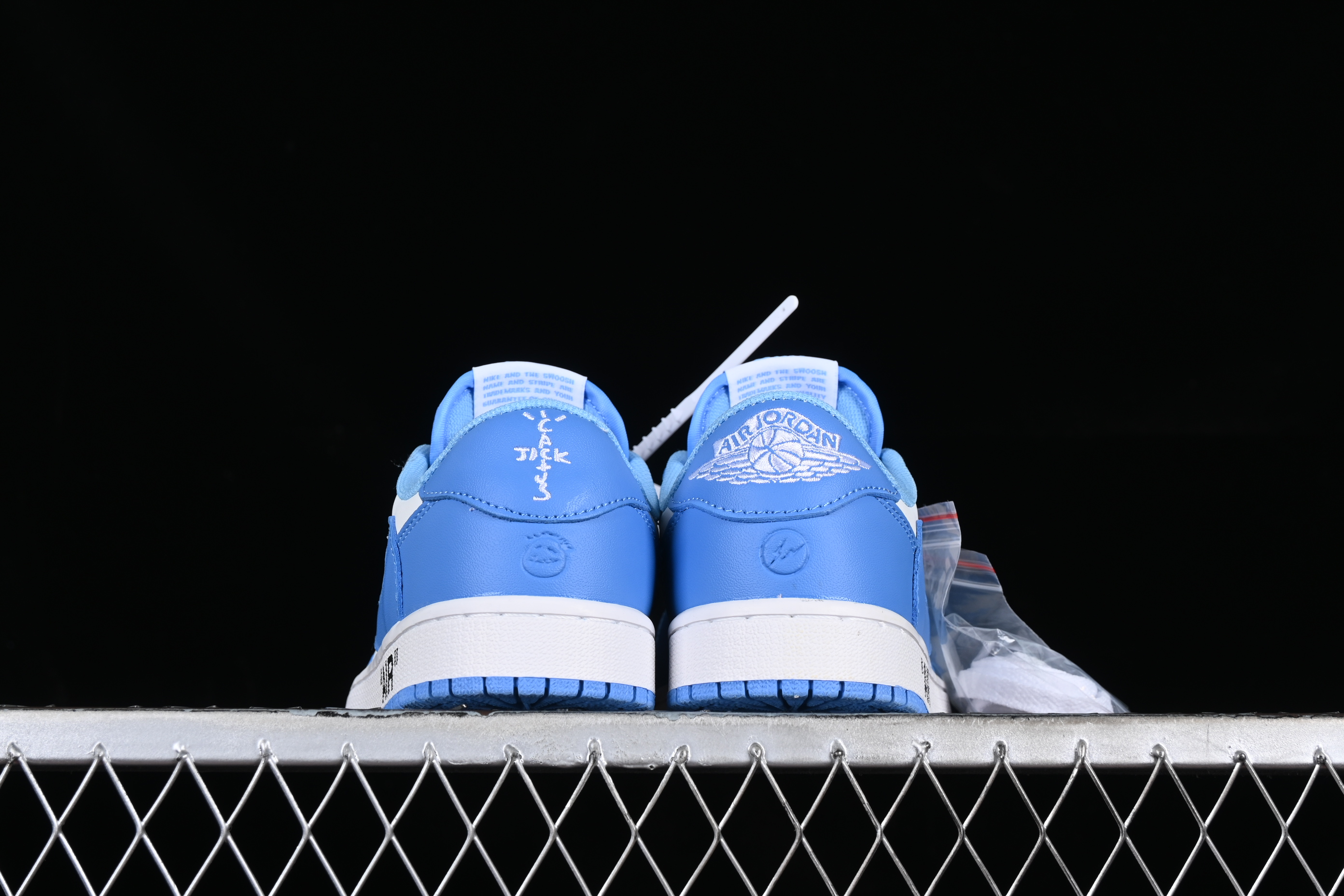 AJ1 low top