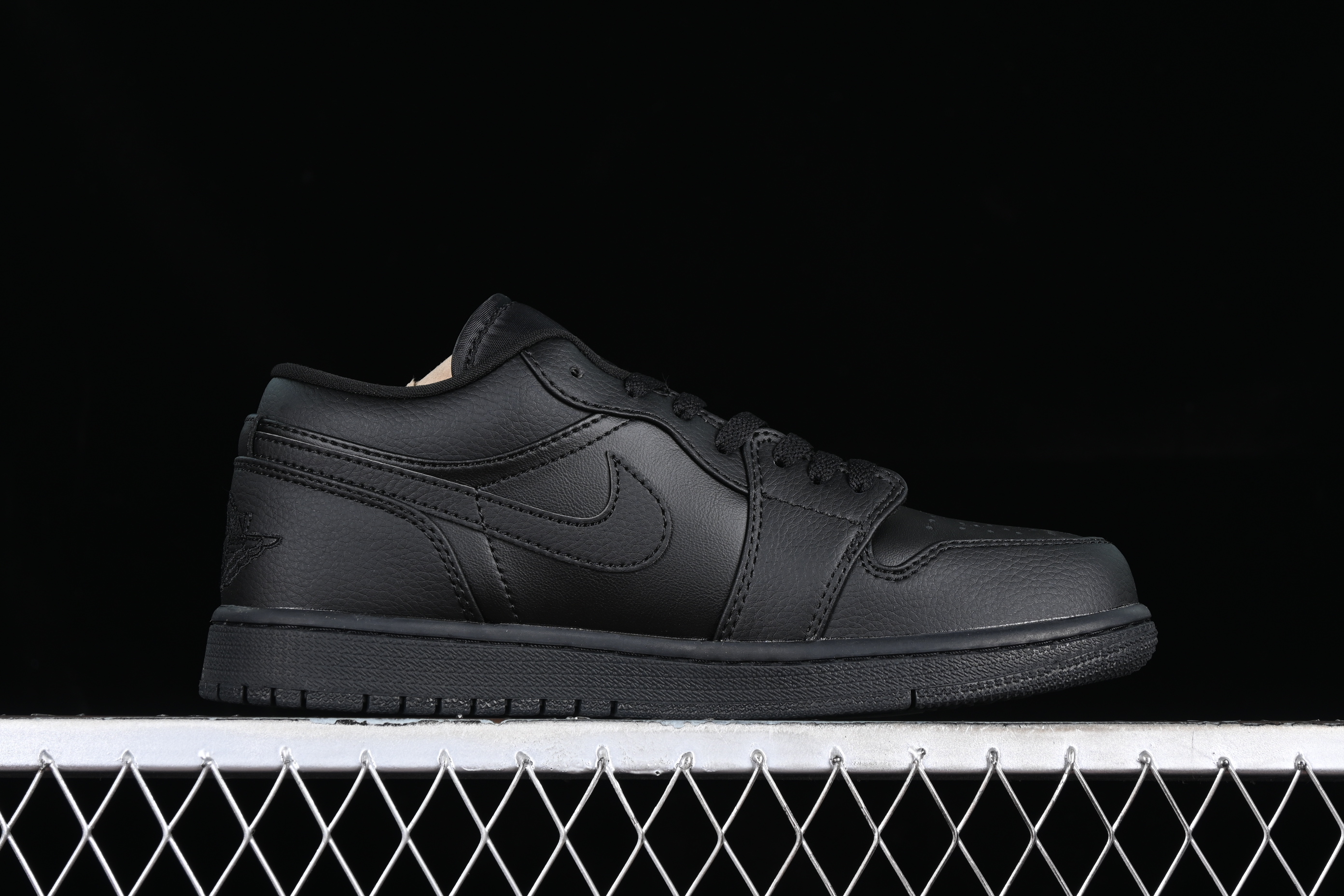 AJ1 low top