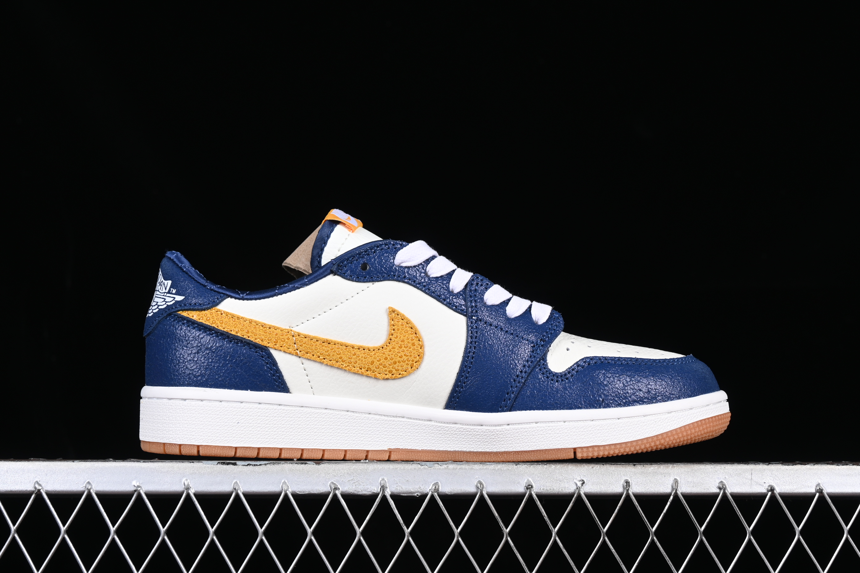 AJ1 low top