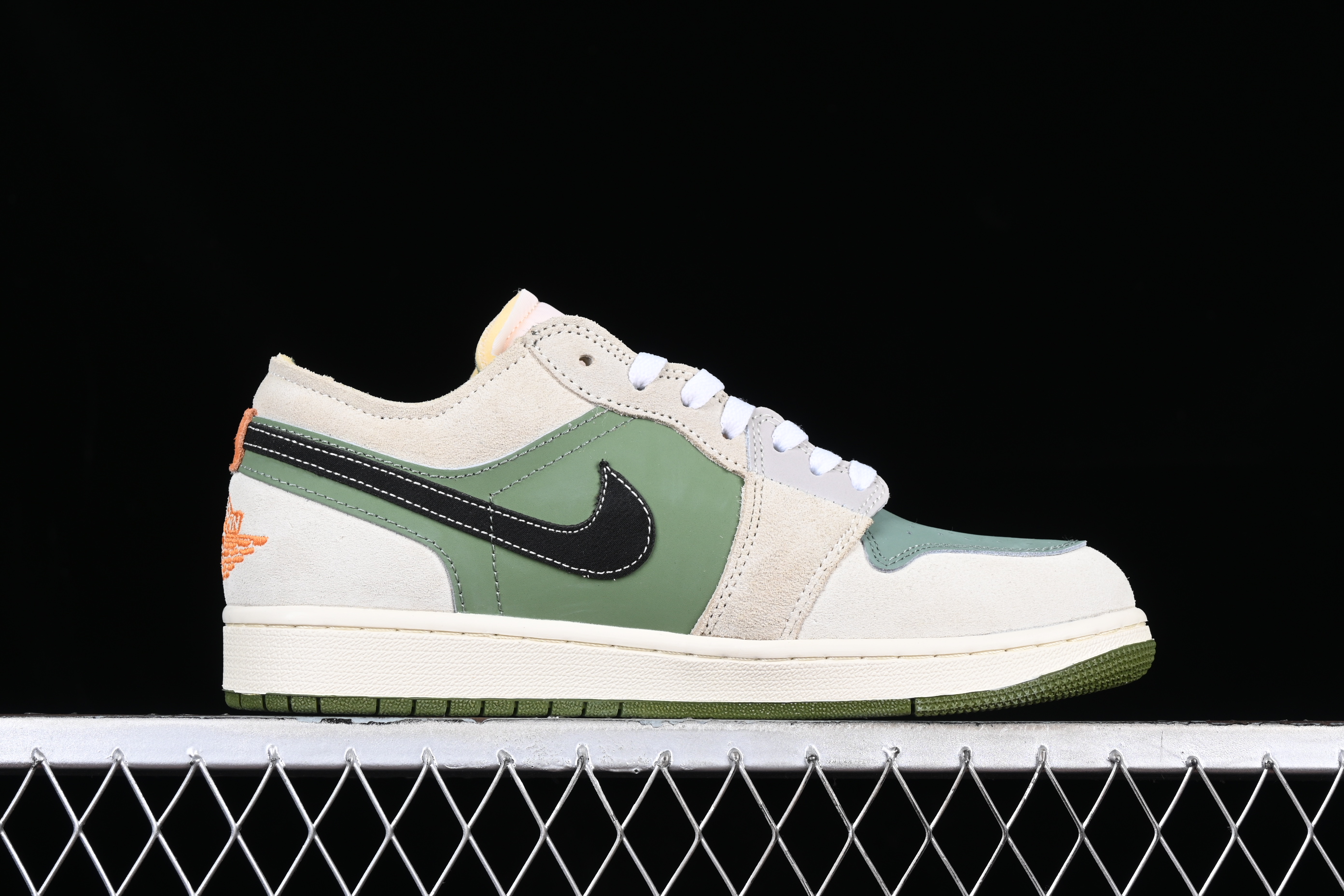 AJ1 low top