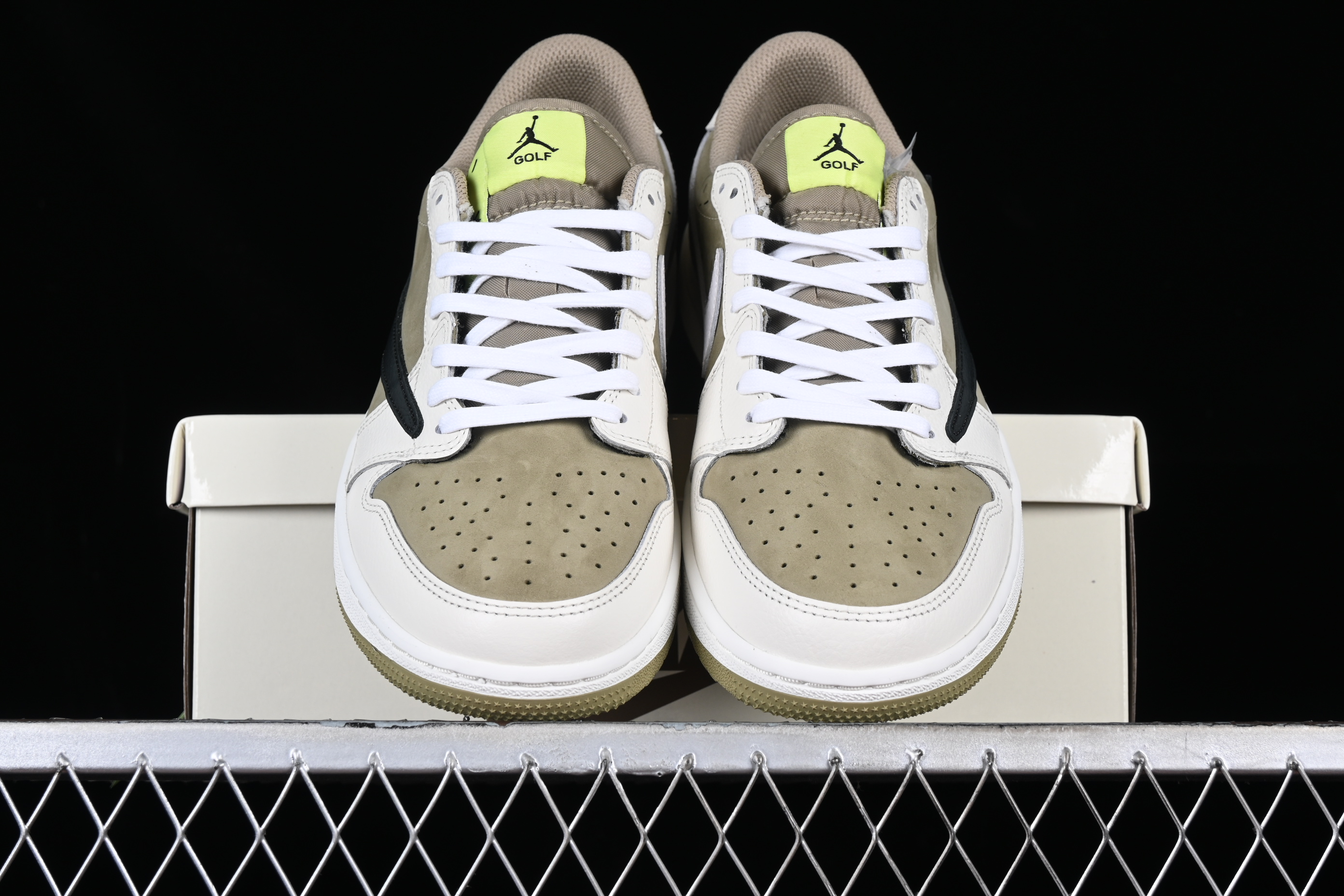 AJ1 low top