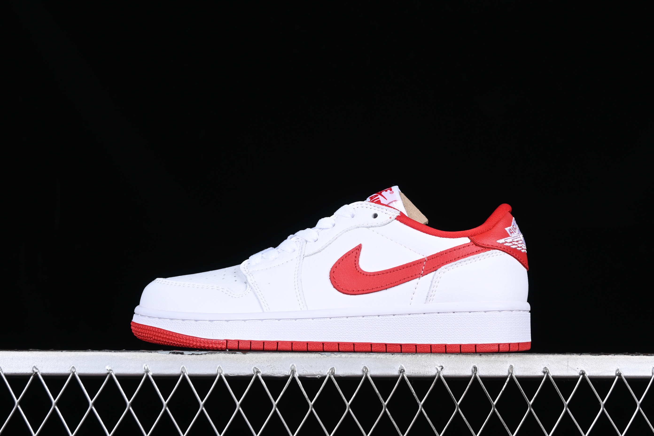 AJ1 low top
