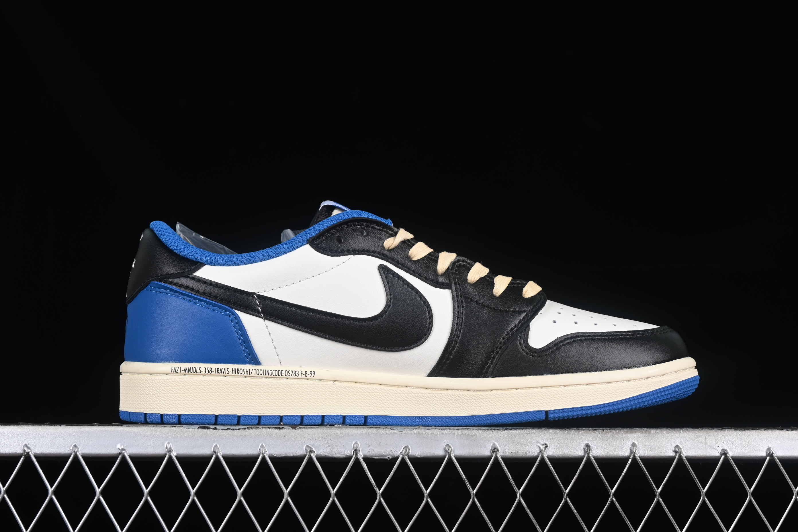 AJ1 low top