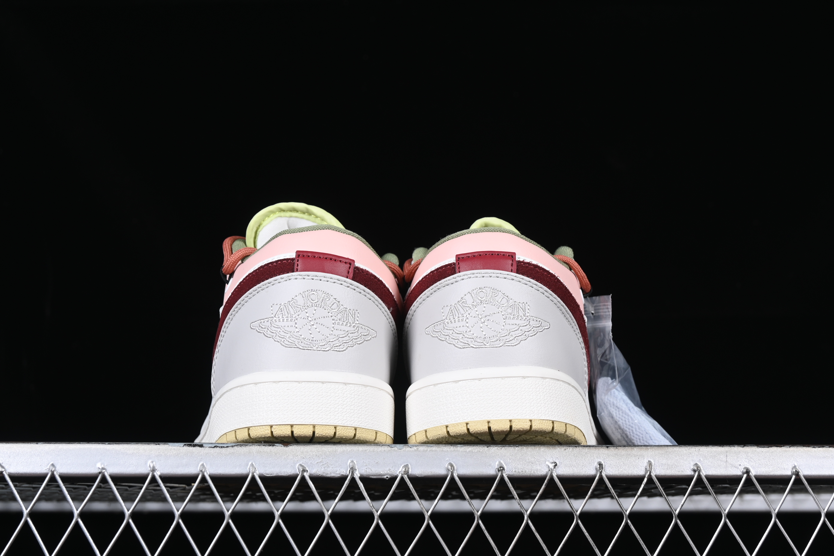 AJ1 low top