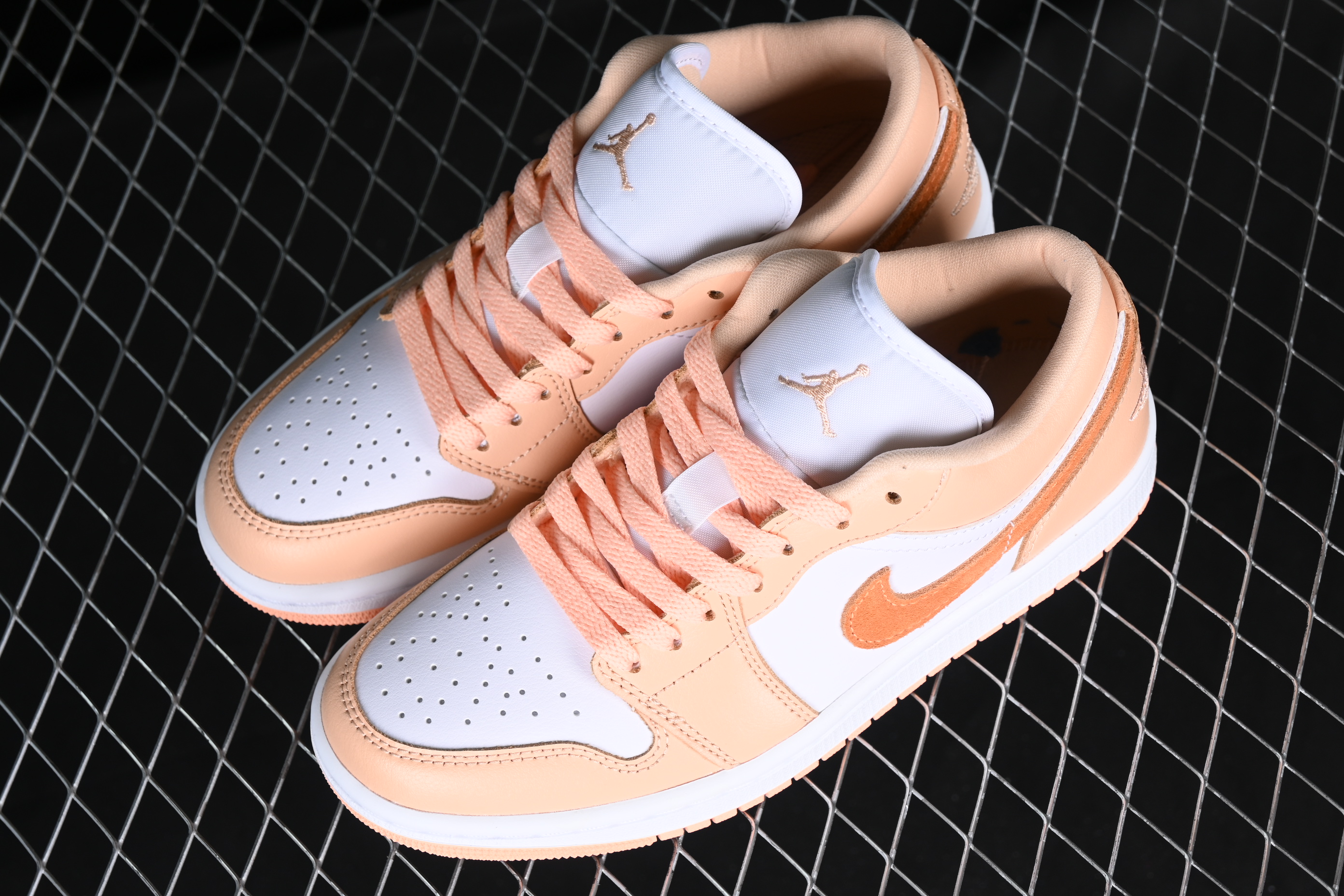 AJ1 low top