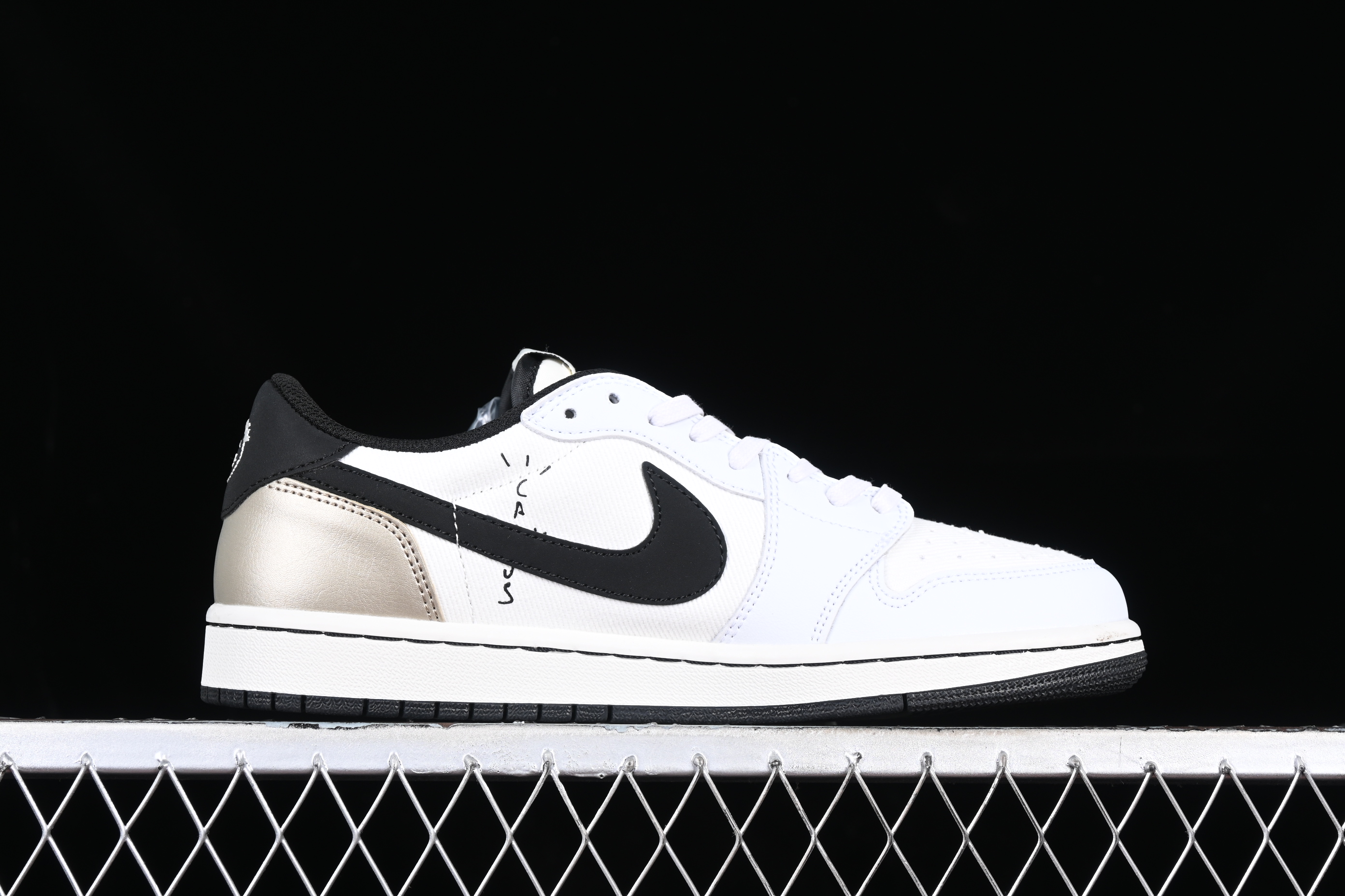 AJ1 low top