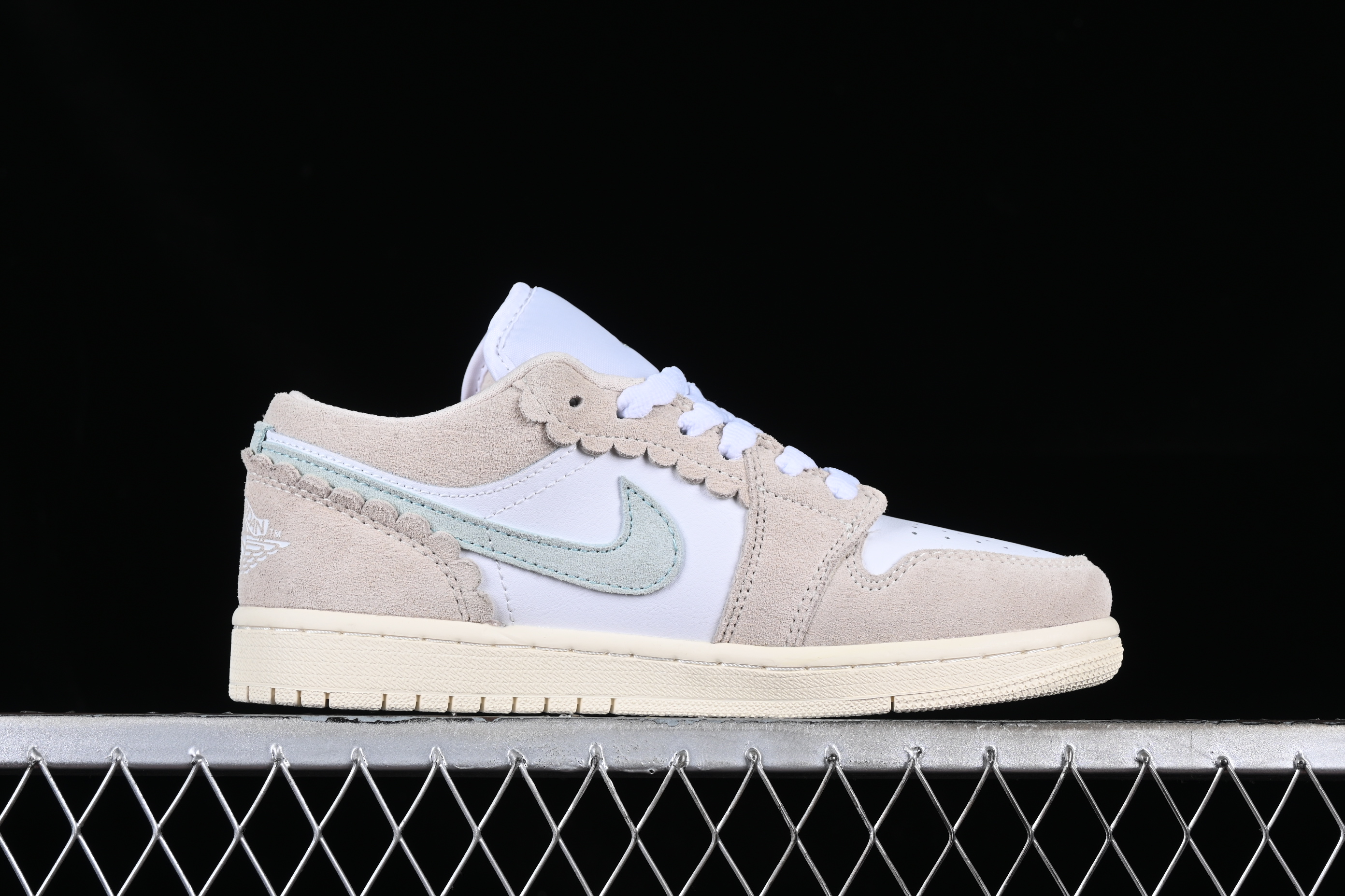 AJ1 low top