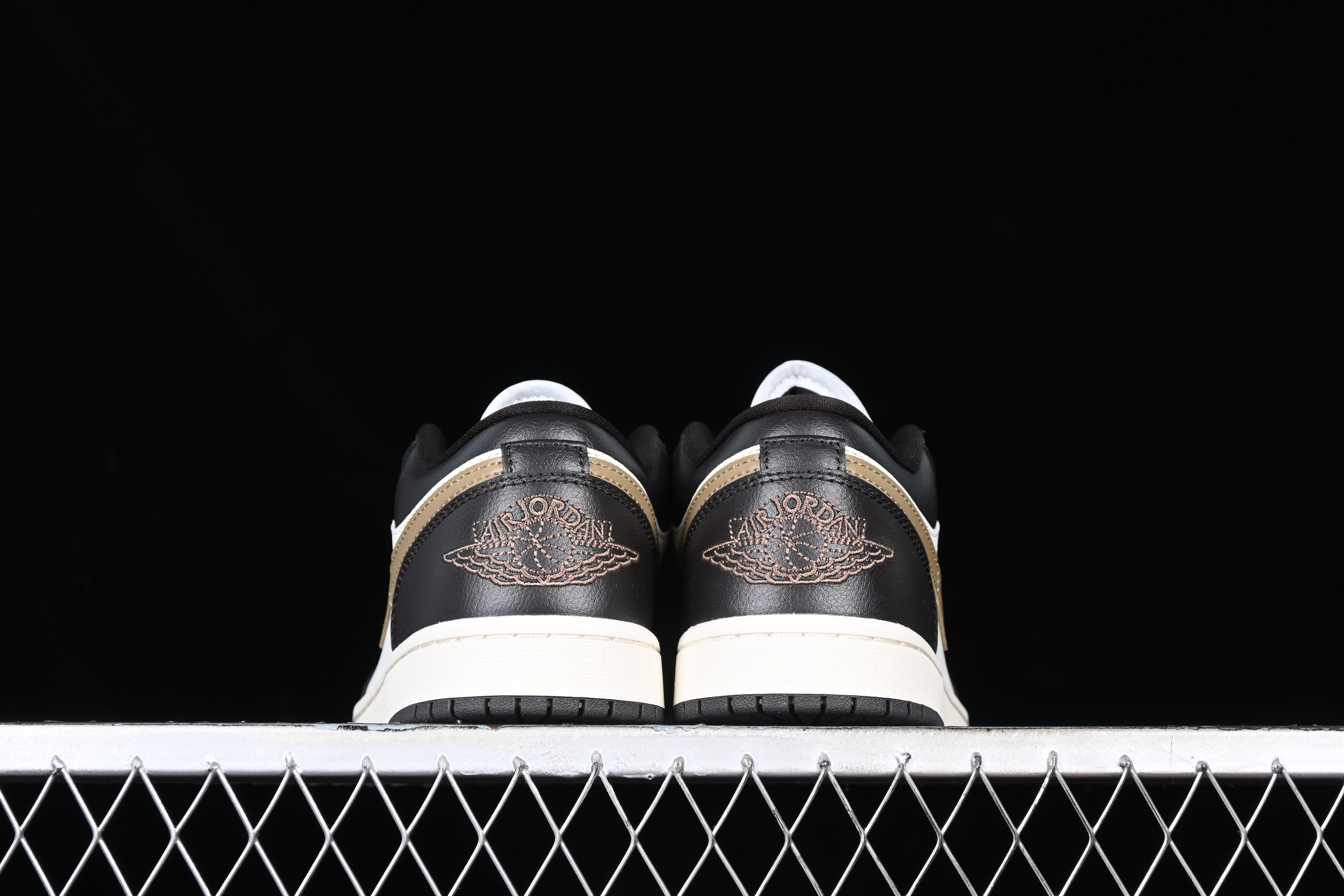 AJ1 low top