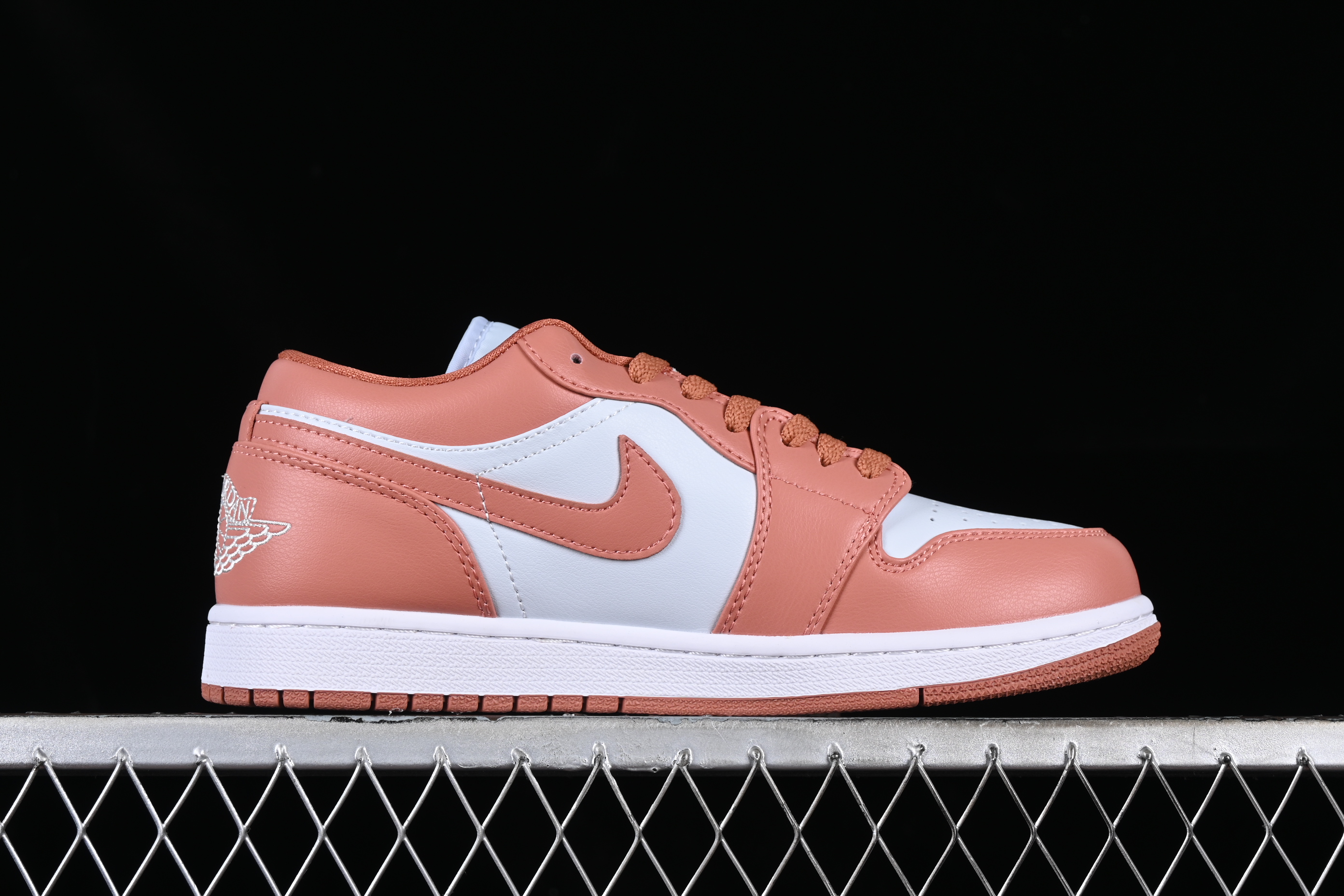AJ1 low top