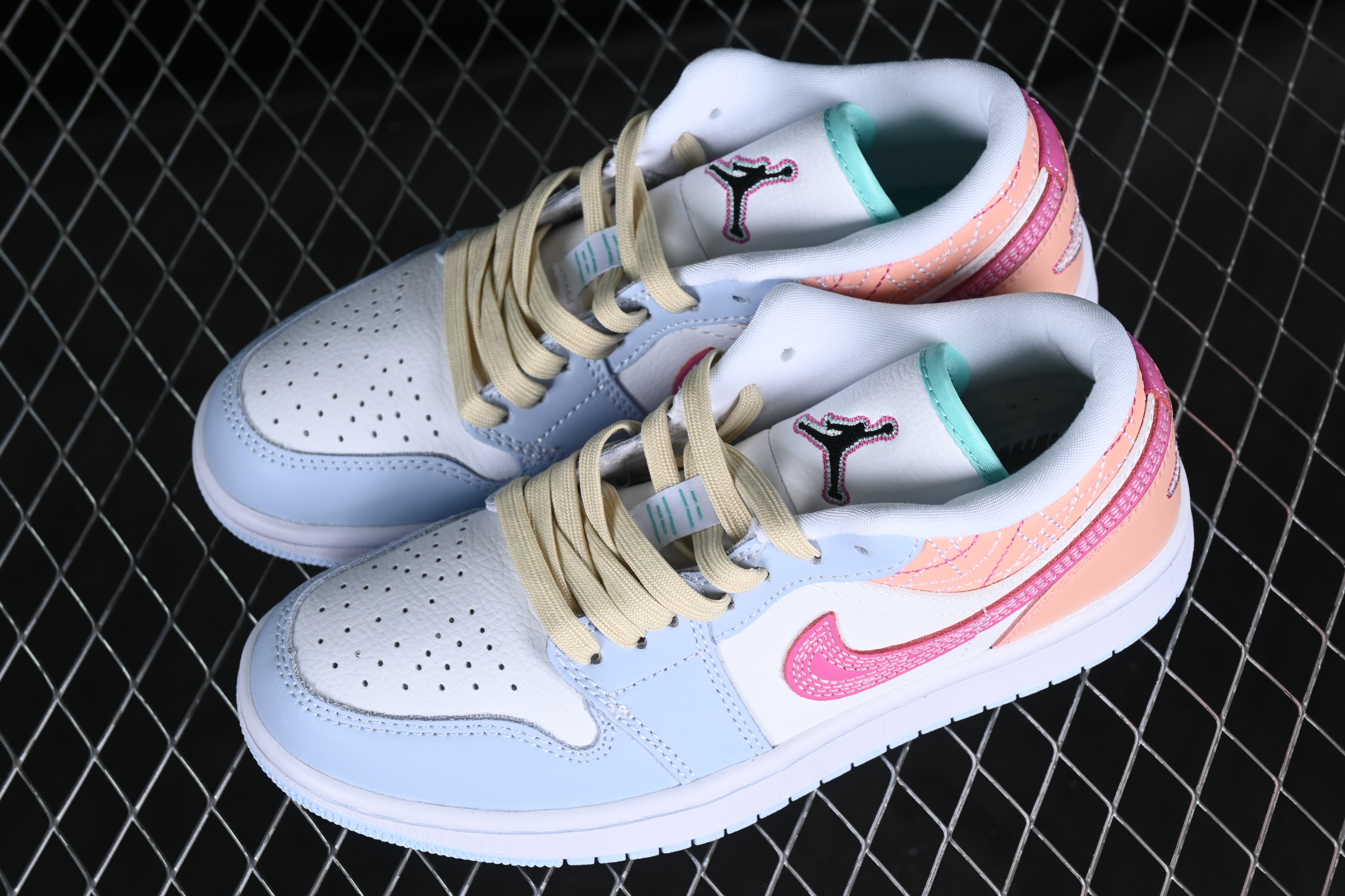 AJ1 low top