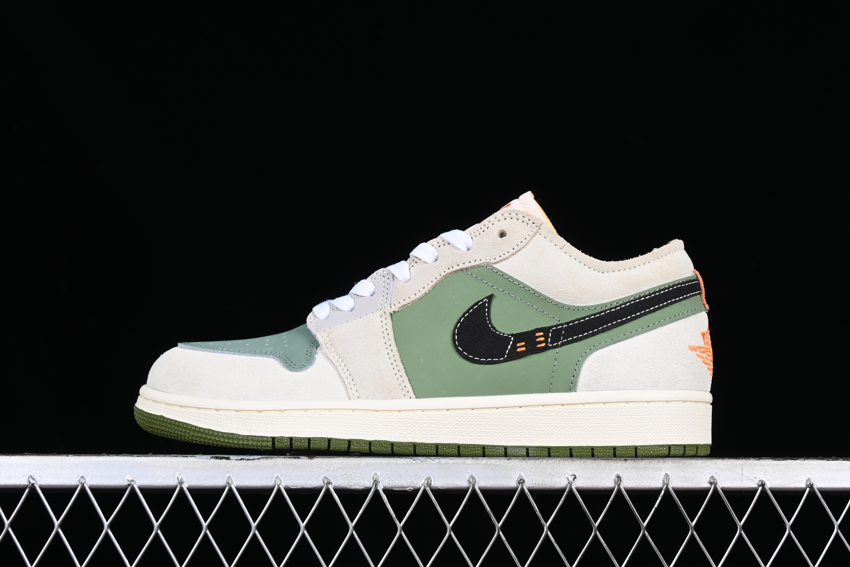 AJ1 low top