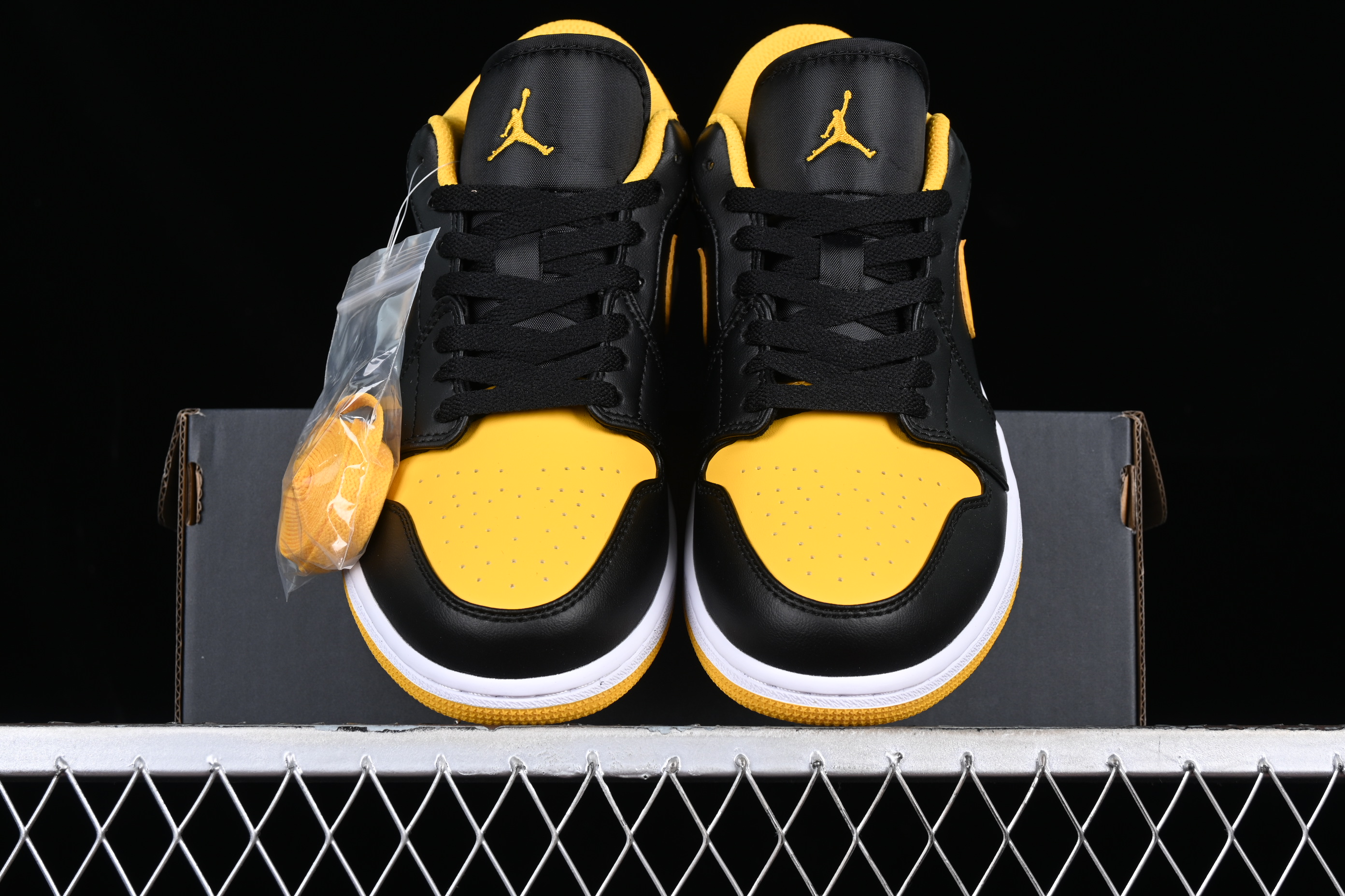 AJ1 low top
