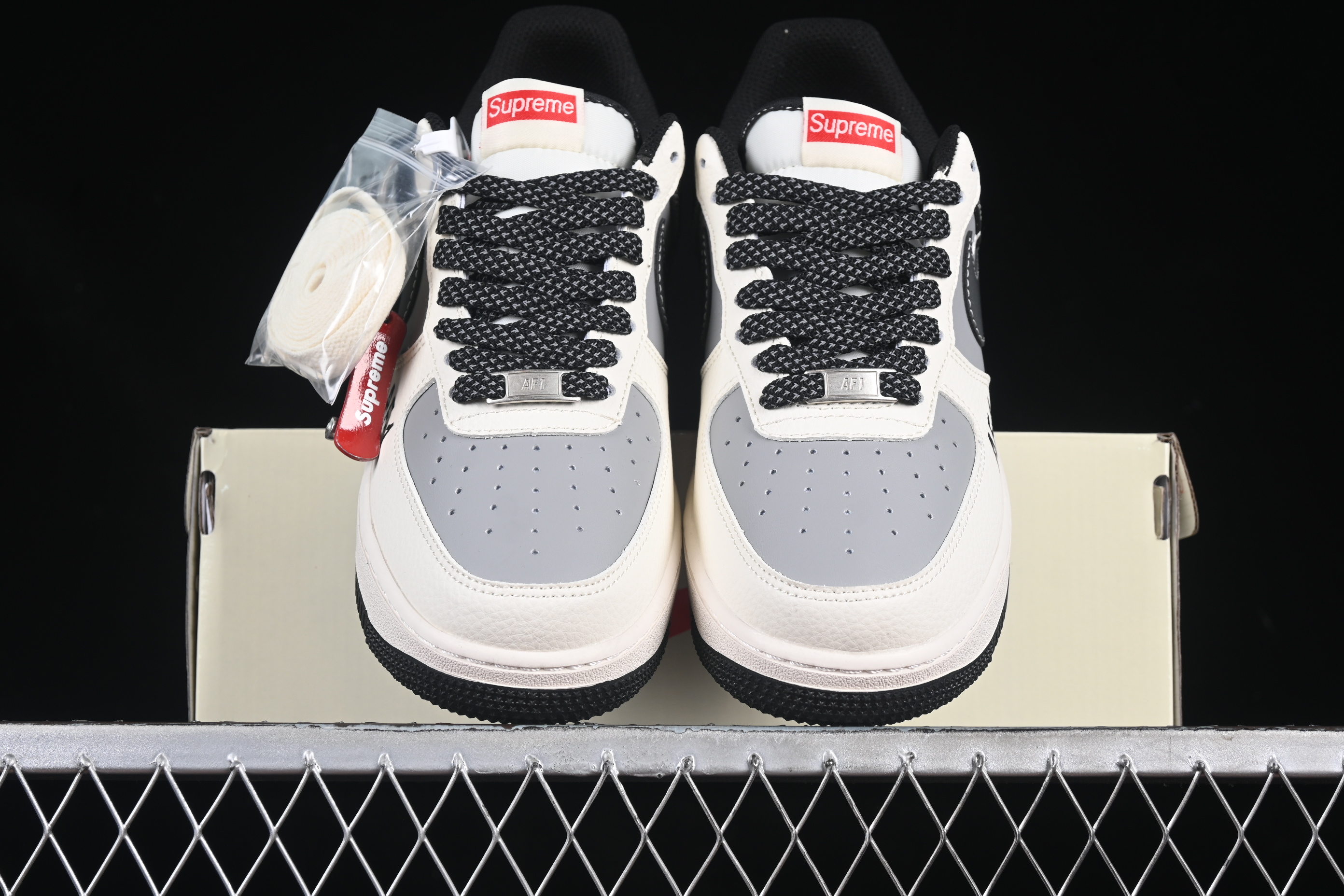 Air Force 1'07 Low Supreme Collaboration Beige Grey Black HH7518-055 36-45