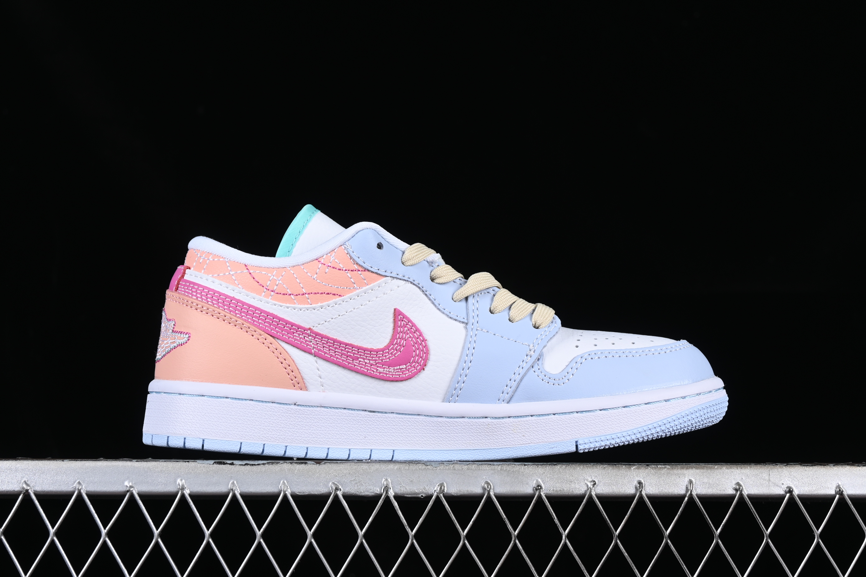 AJ1 low top