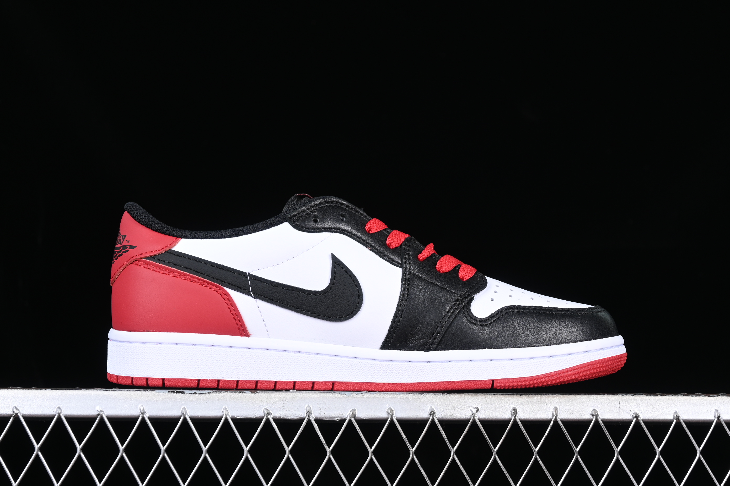 AJ1 low top