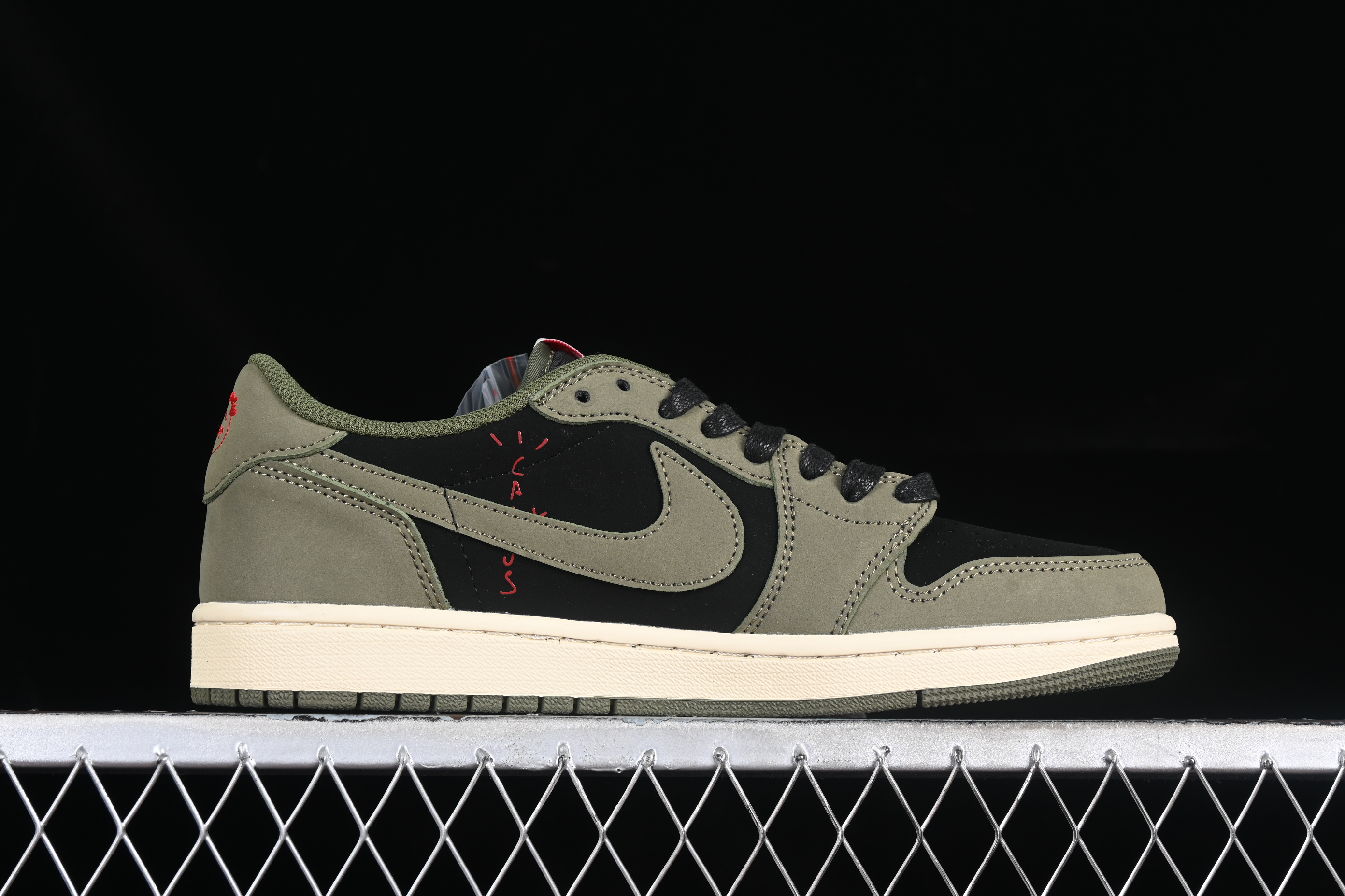 AJ1 low top