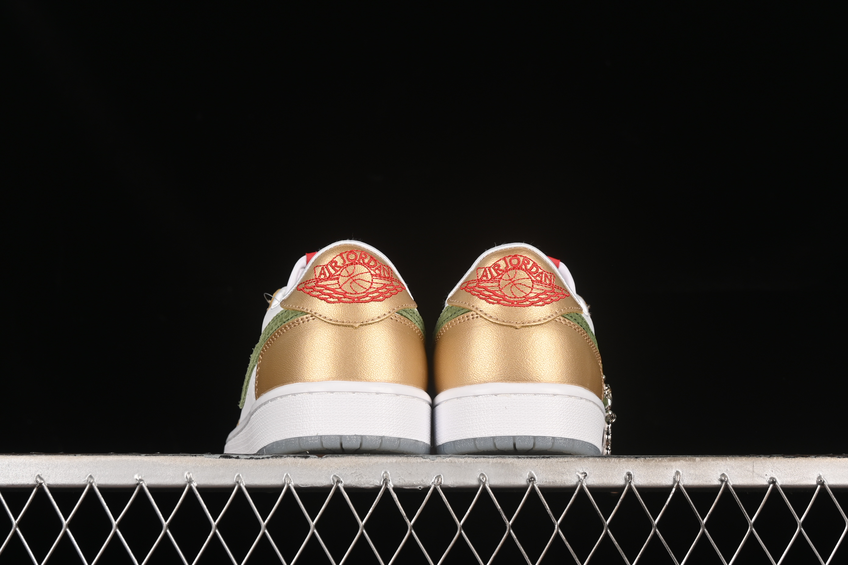 AJ1 low top