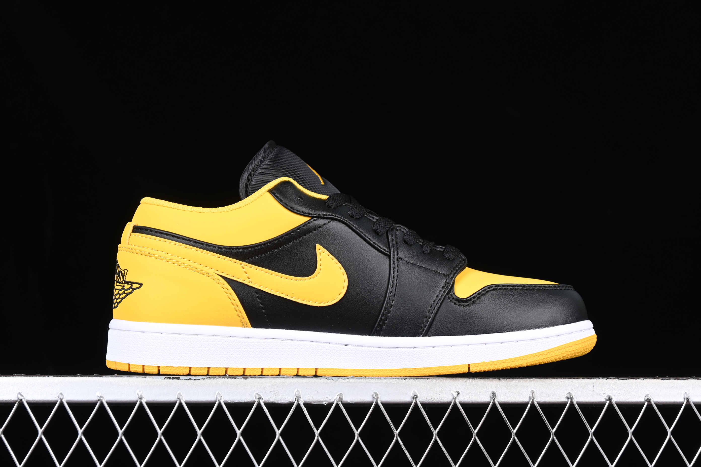 AJ1 low top