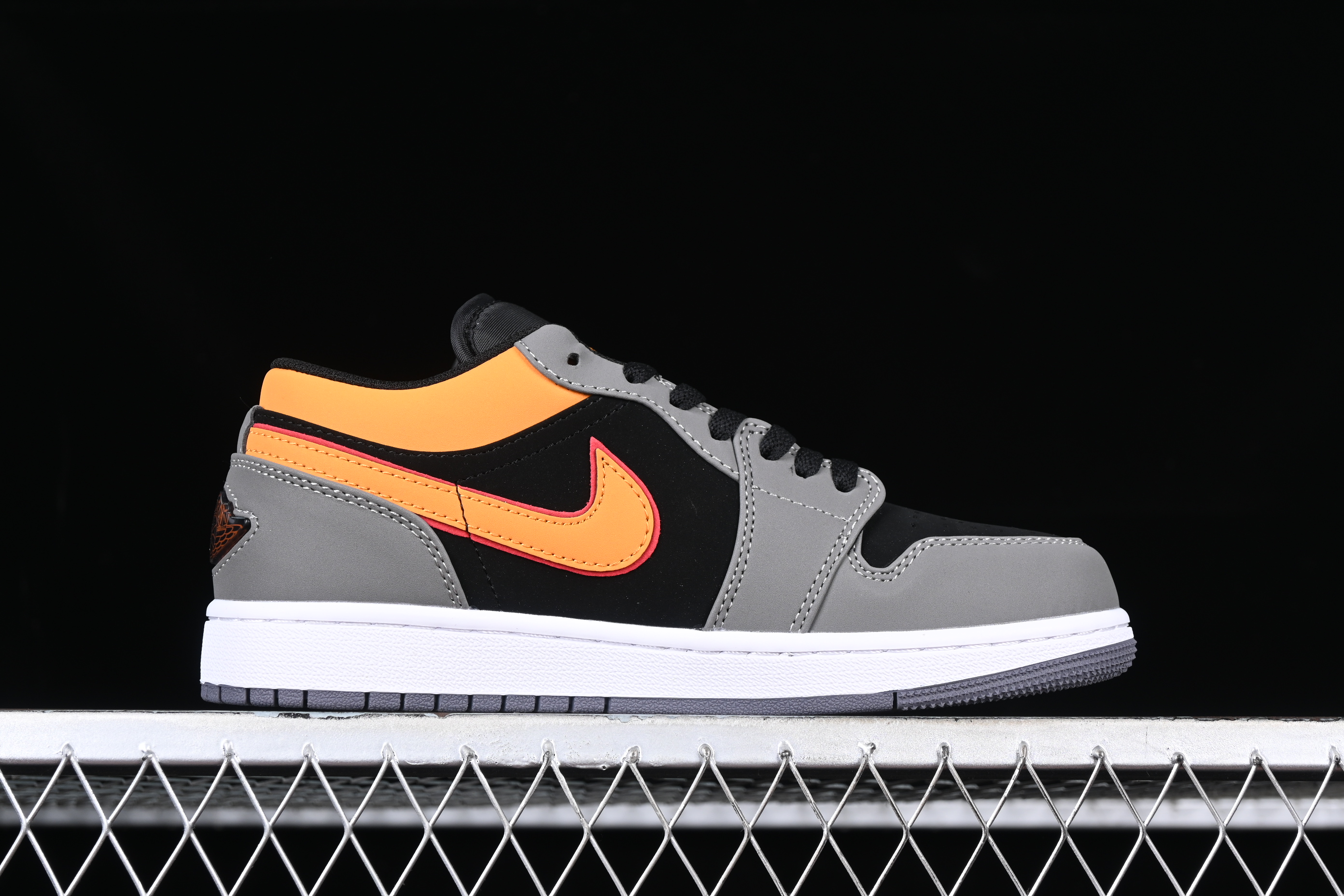 AJ1 low top