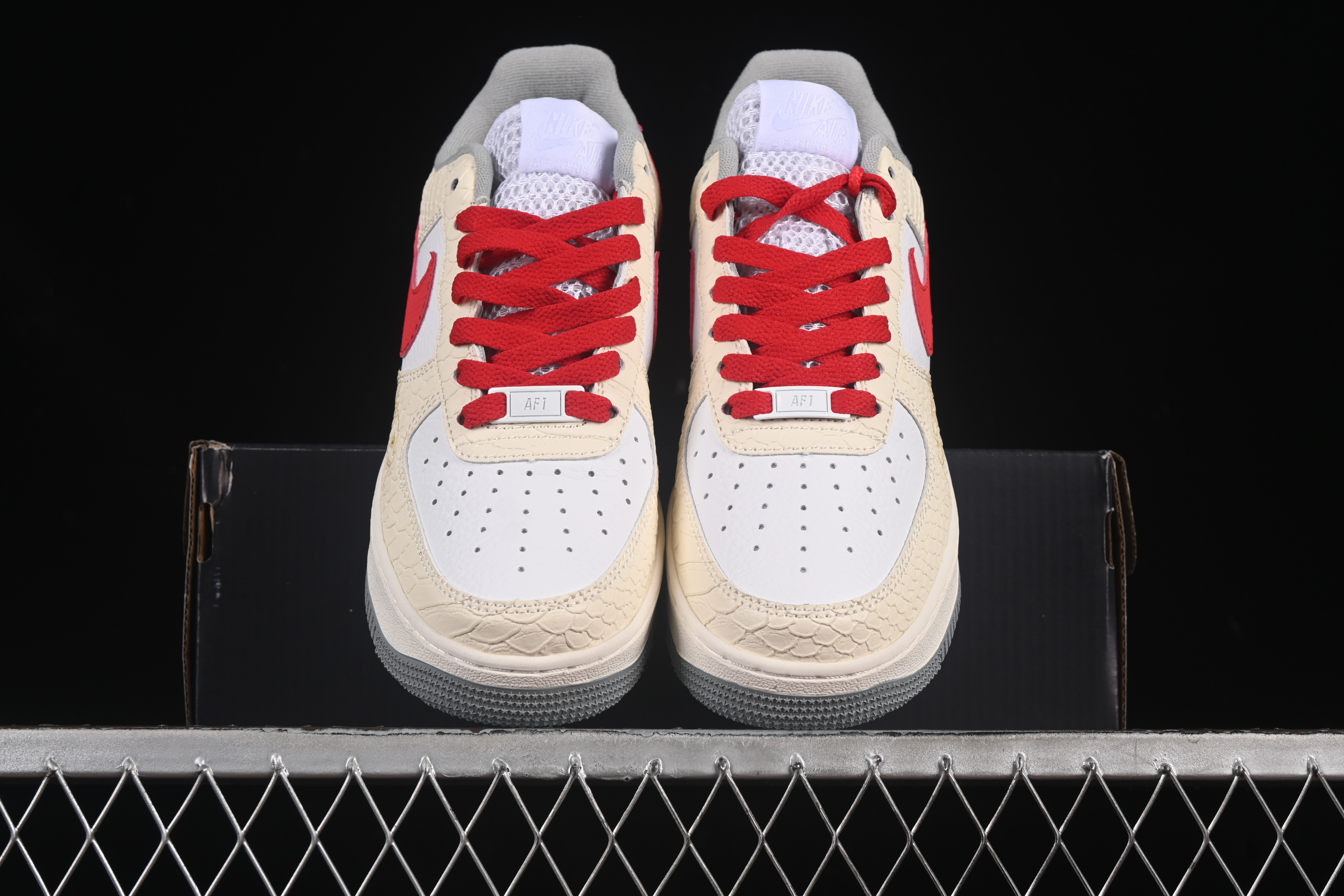 Air Force 1'07 Low Year of the Snake Theme Air Force One DX2678-100 36-45