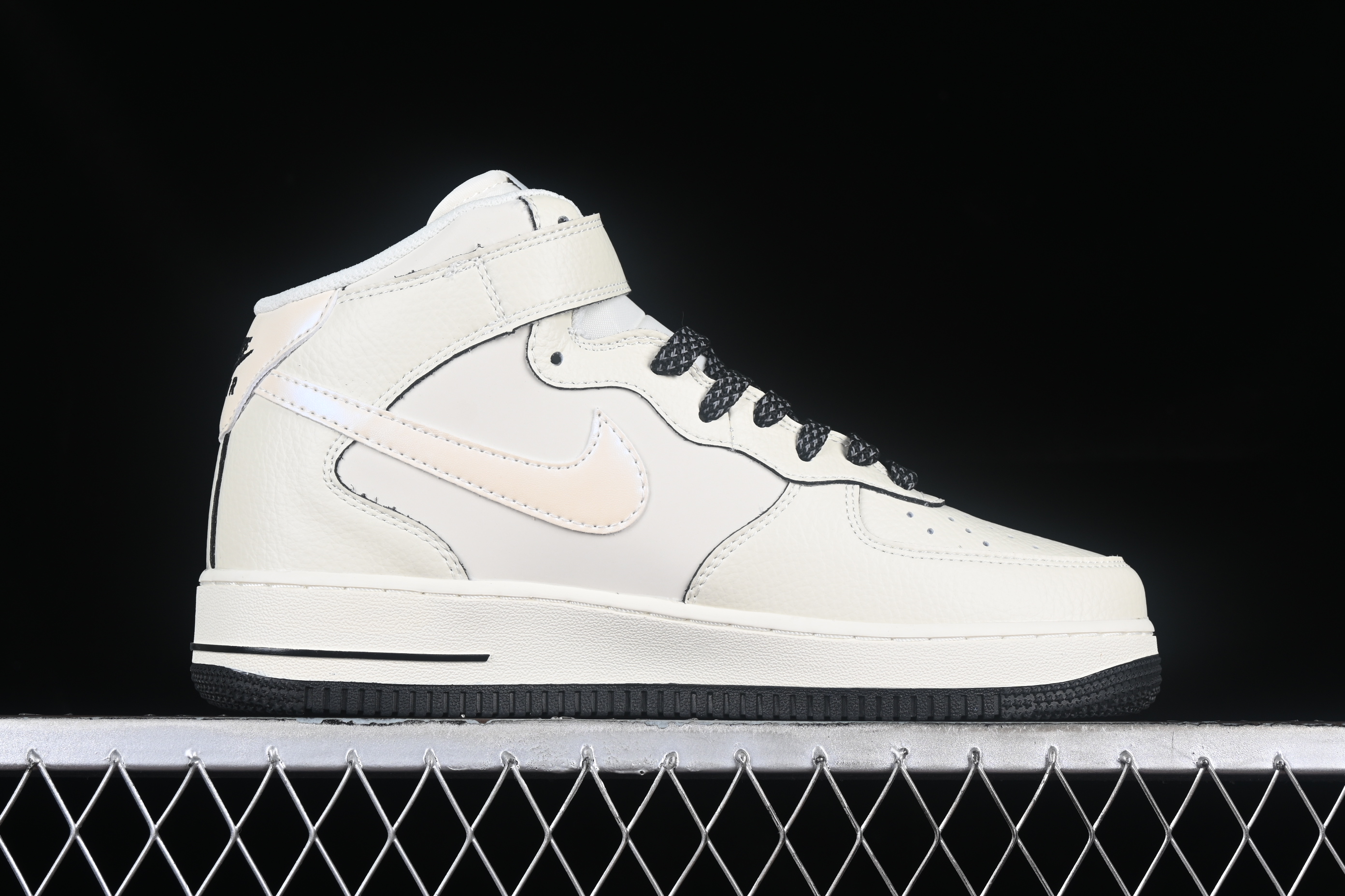 Nk Air Force 1'07 Mid Black pearlescent small hook Air Force One mid-top casual sneakers