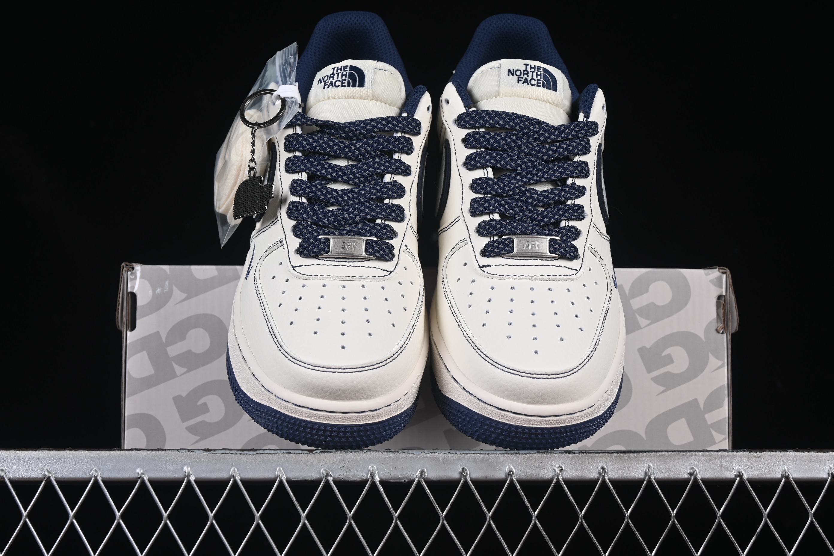 Air Force 1'07 Low North Side Collaboration CDG Deep Blue Line HH7518-051 36-45