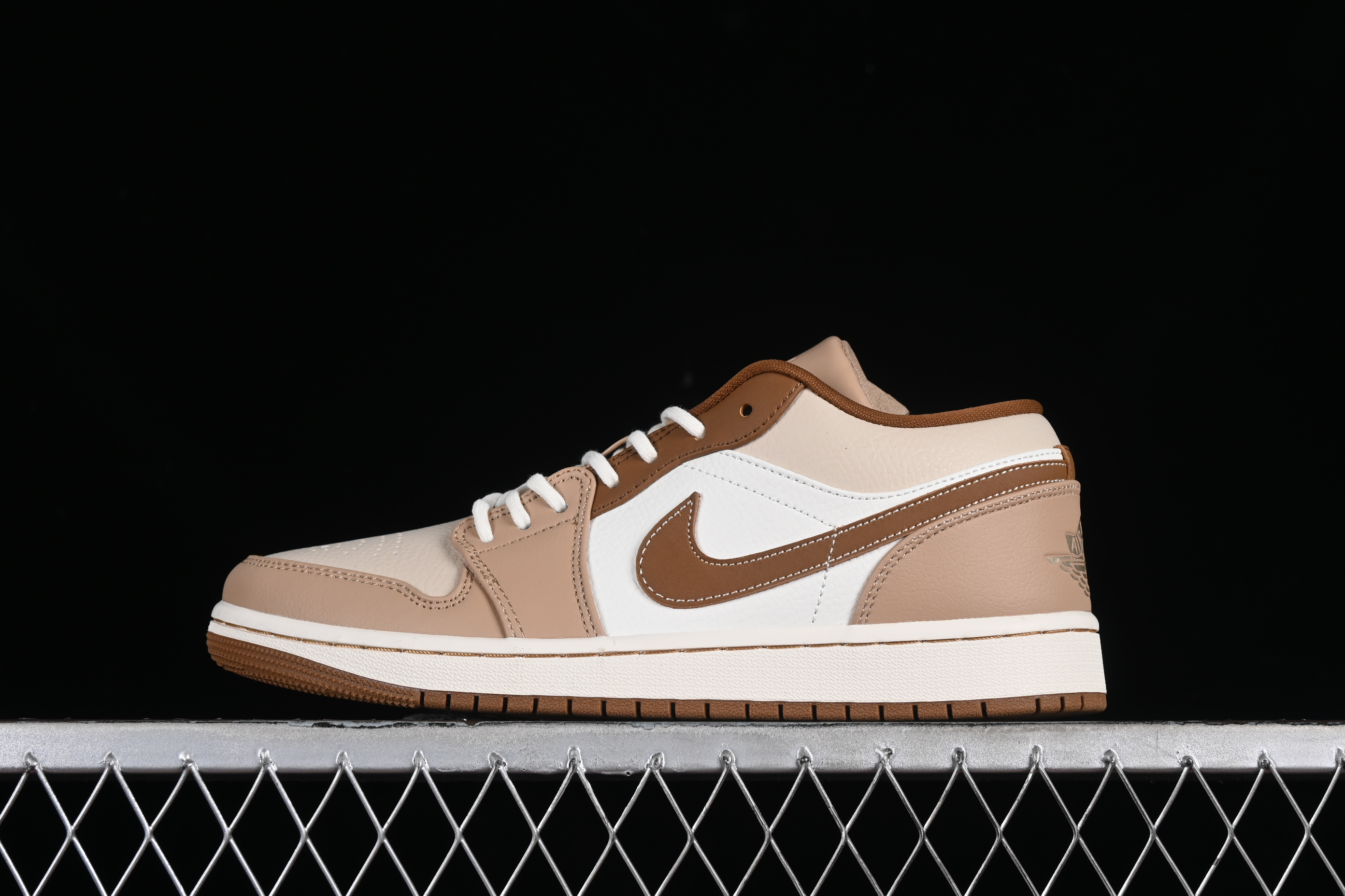 AJ1 low top